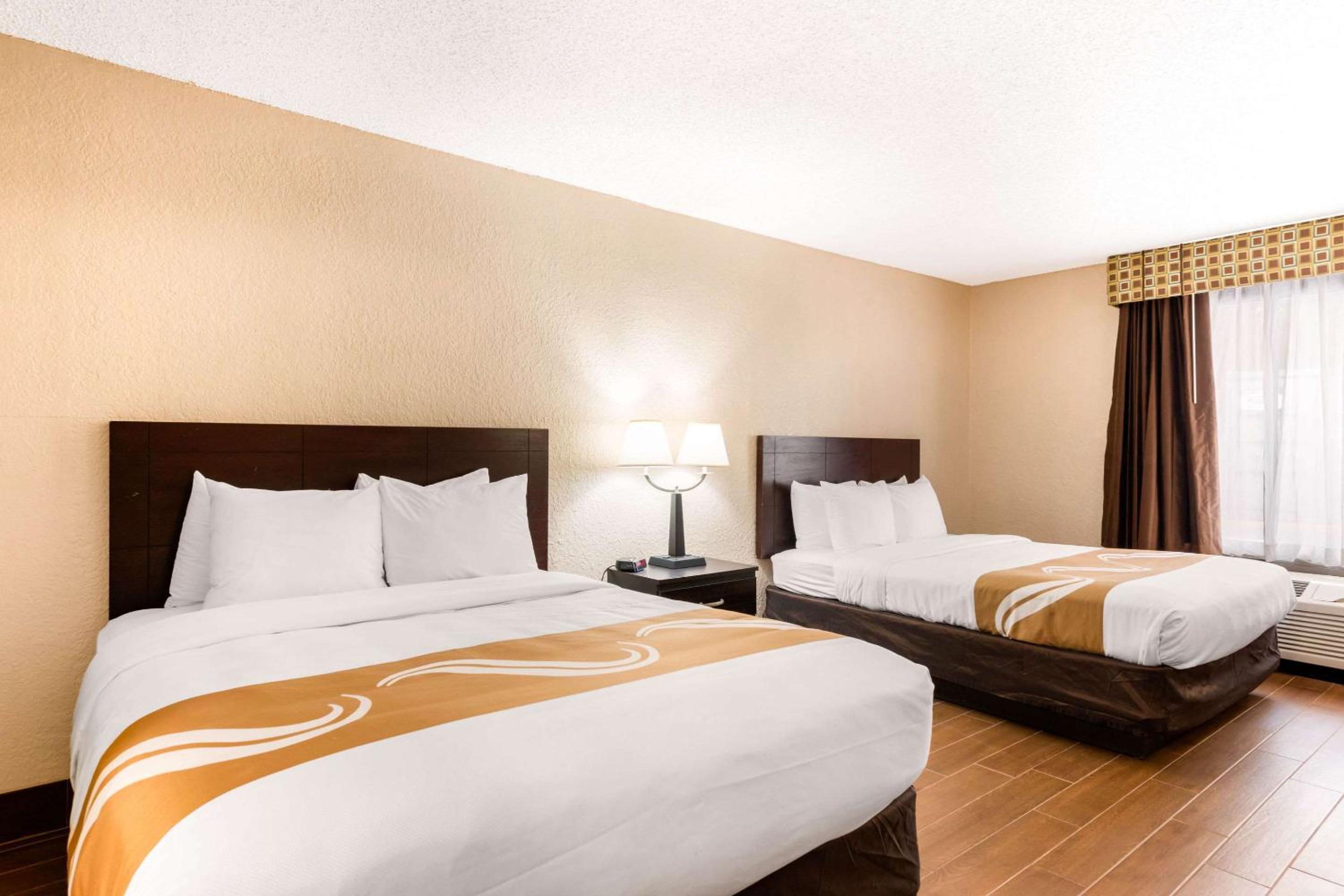 One-Bedroom Queen Suite with Sofa Bed - Non-Smoking