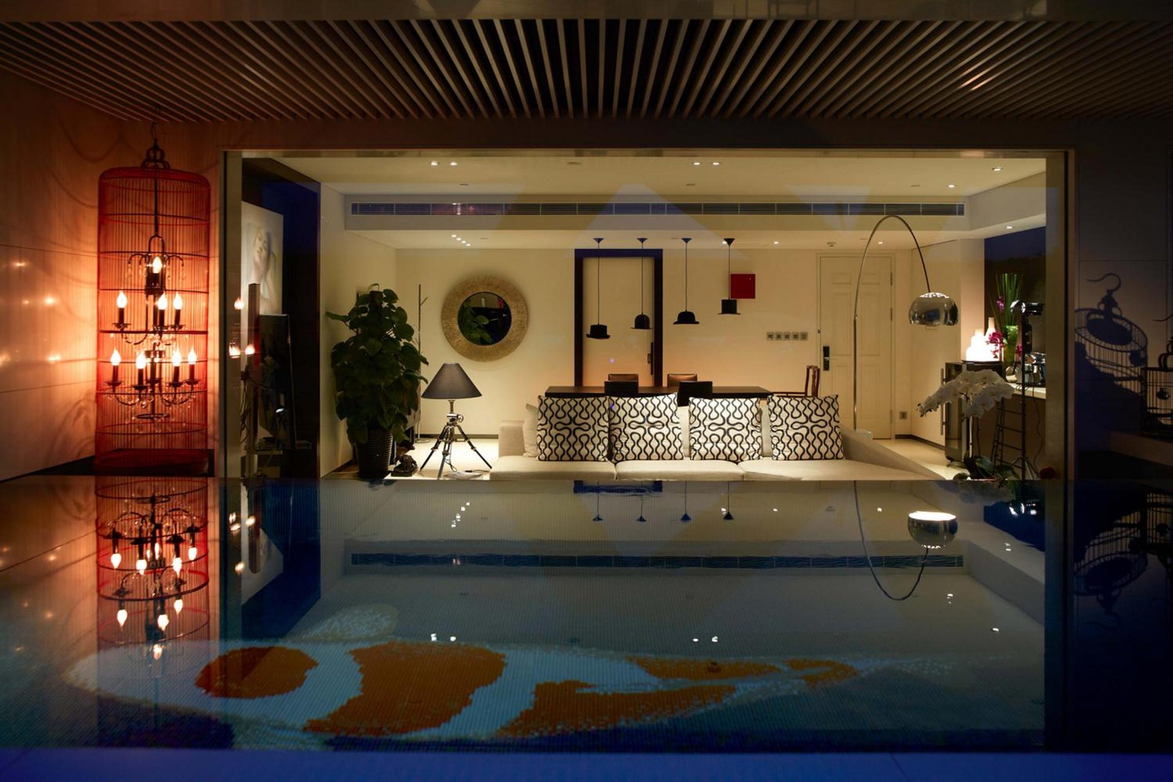 Deluxe Lagoon Suite photo 2