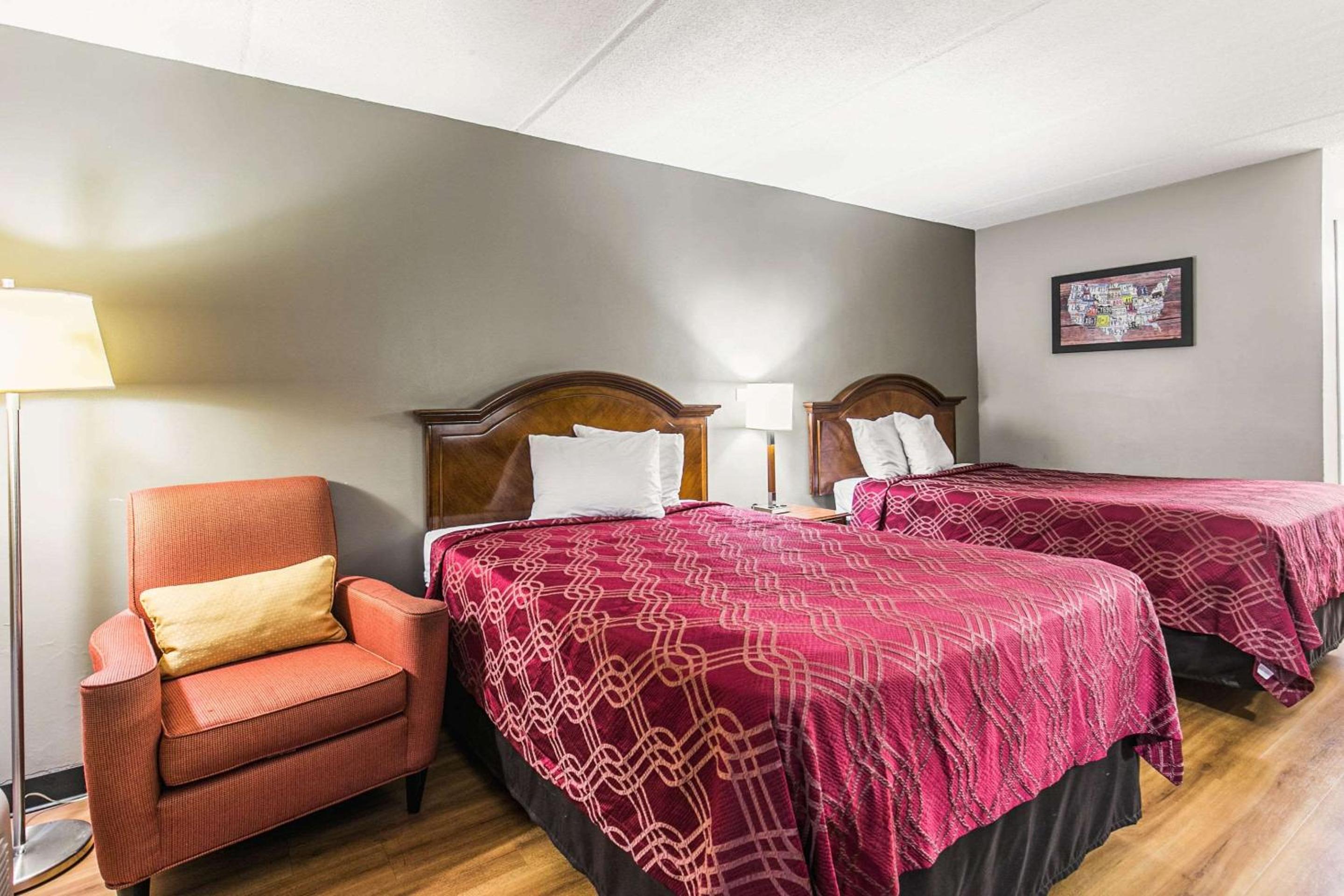 Double Room with Two Double Beds - Smoking - Photo 2
