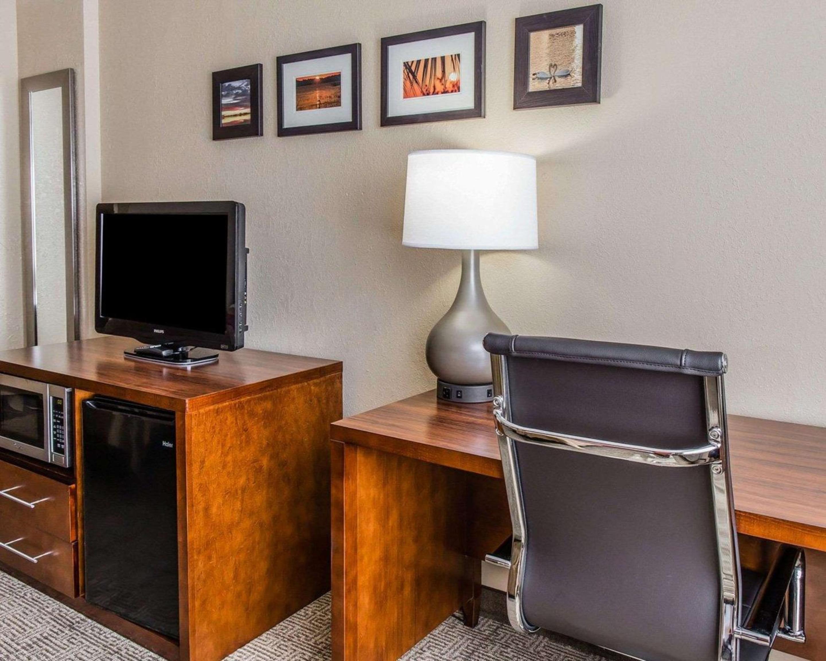 Double Room with Two Double Beds - Photo 4