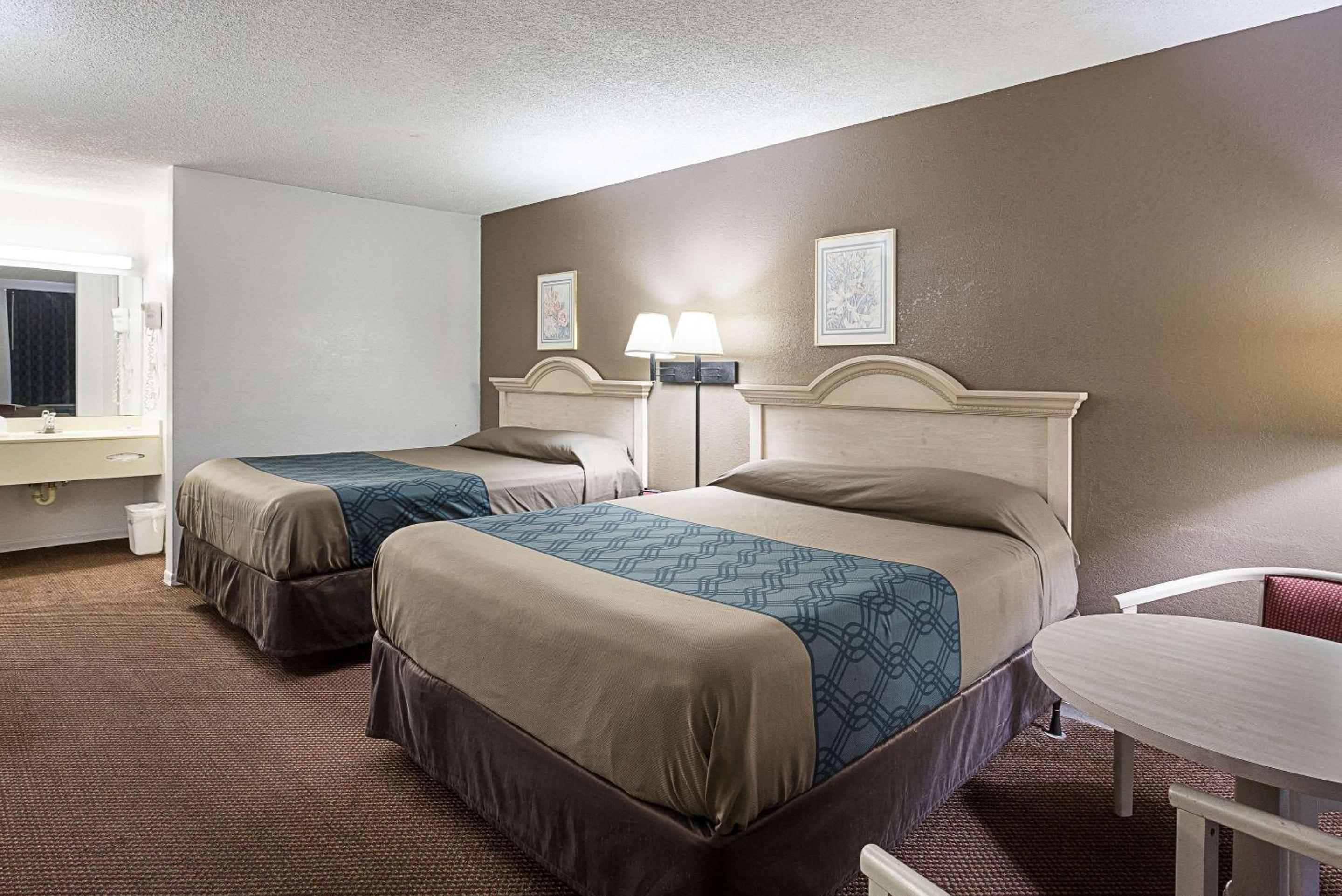 Standard Queen Room with Two Queen Beds - Non-Smoking photo 1