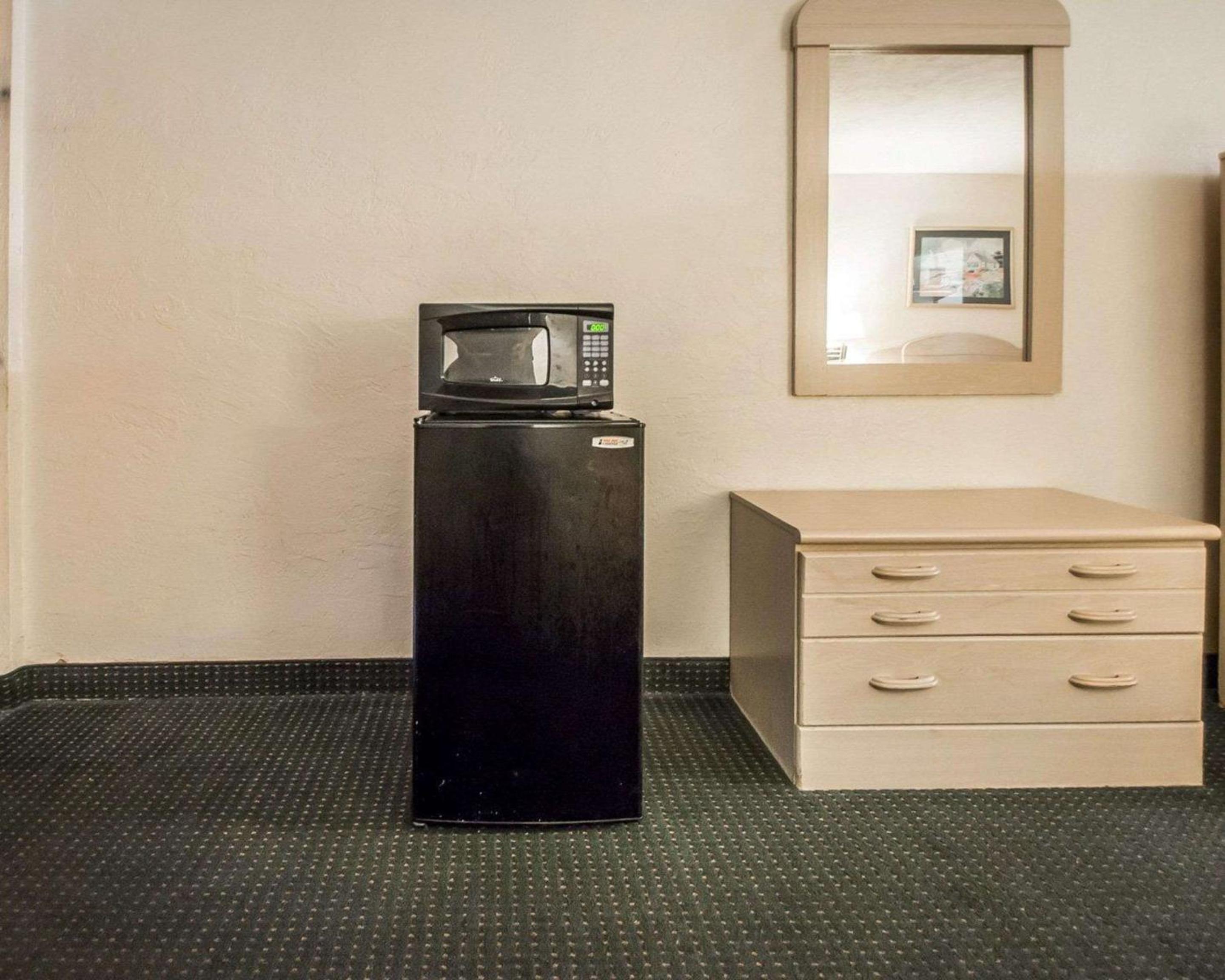 Double Room with Two Double Beds - Non-Smoking - Photo 3