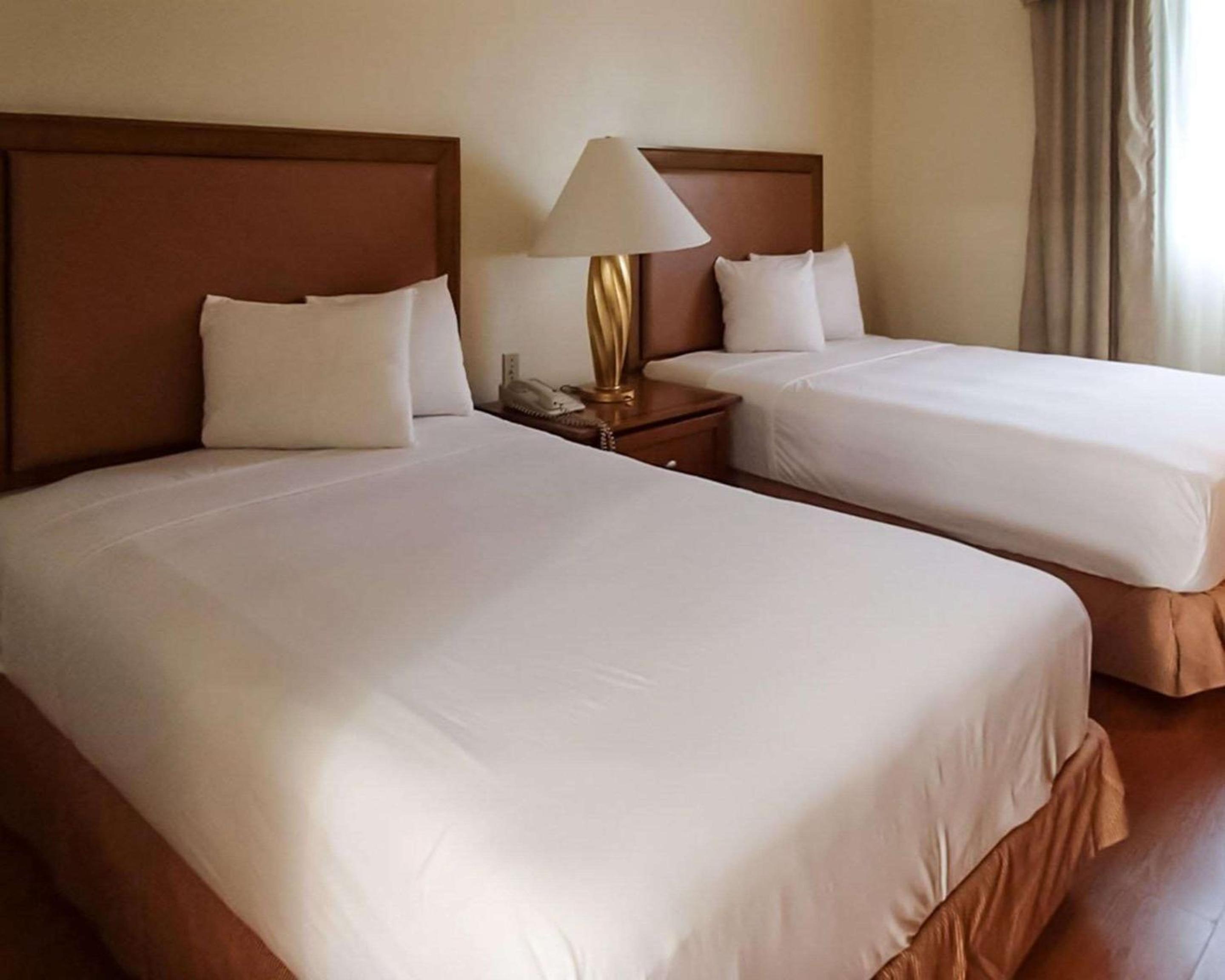 Double Room with Two Double Beds - Non-Smoking photo 2