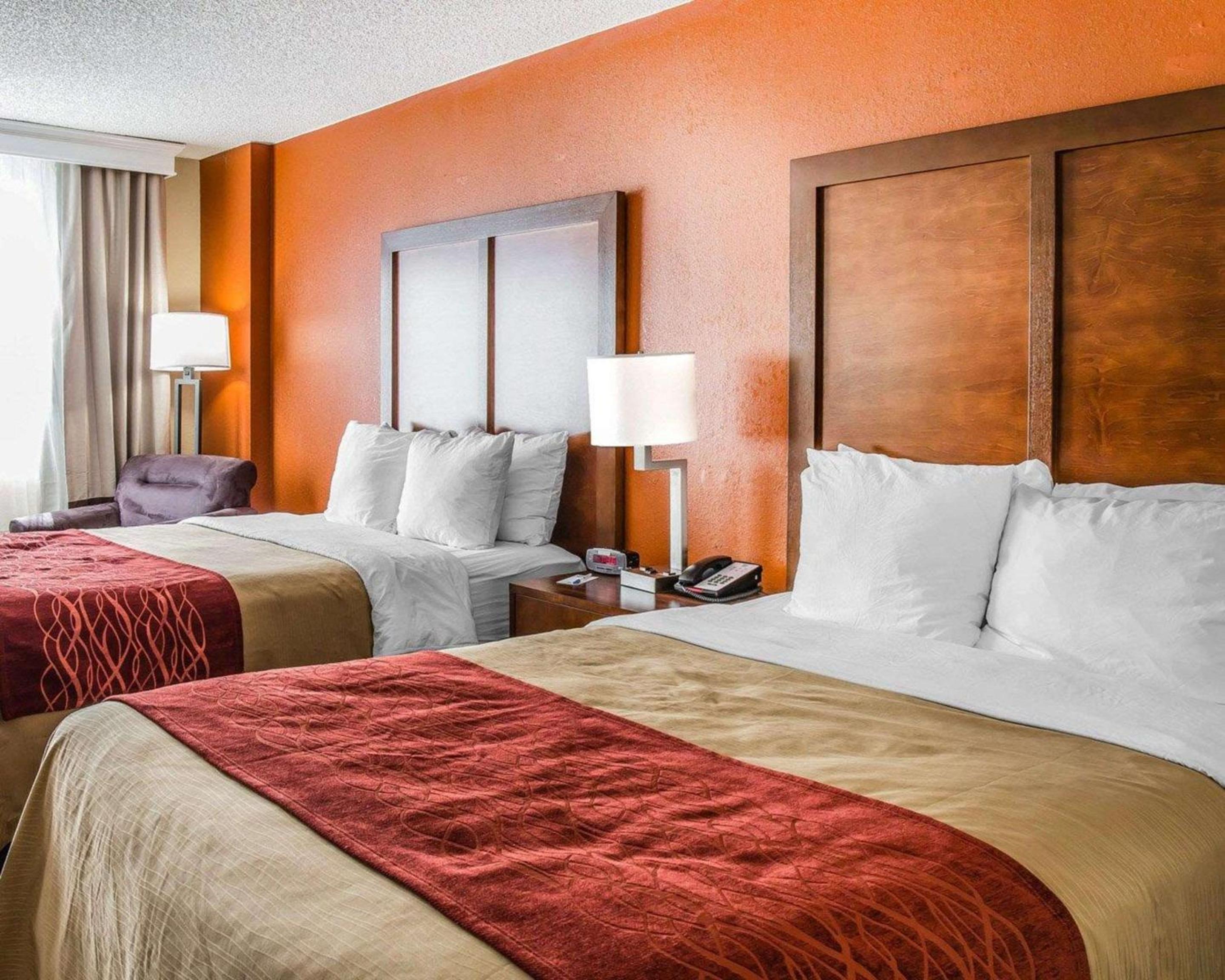 Double Room with Two Double Beds - Photo 3