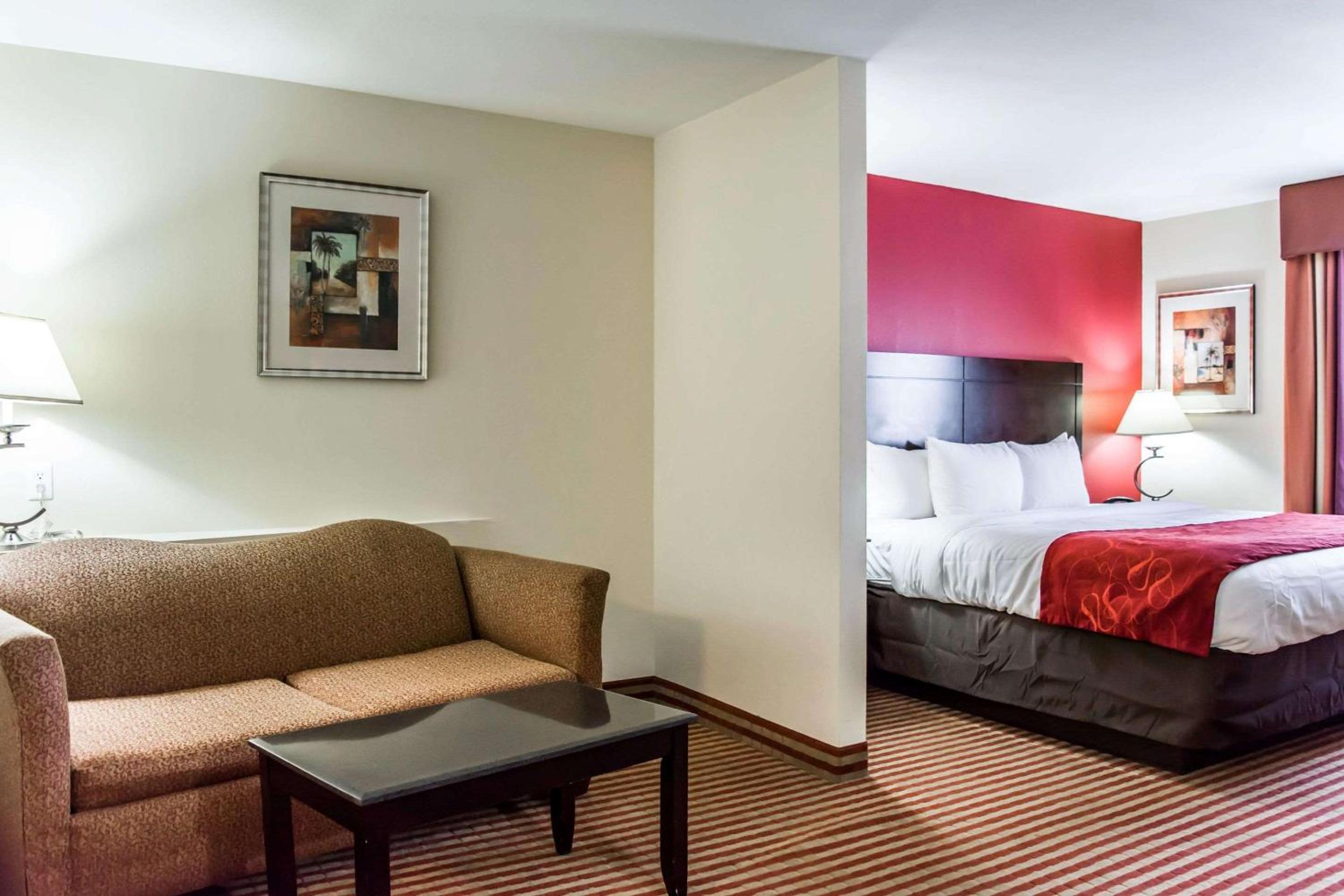King Suite - Photo 3