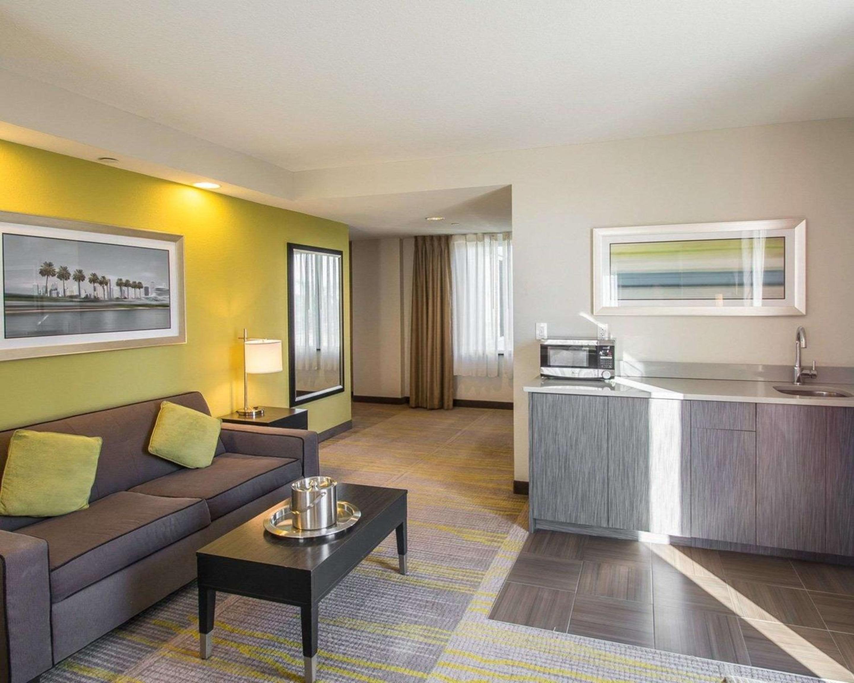 Comfort Suites Miami Airport North, Photo 6