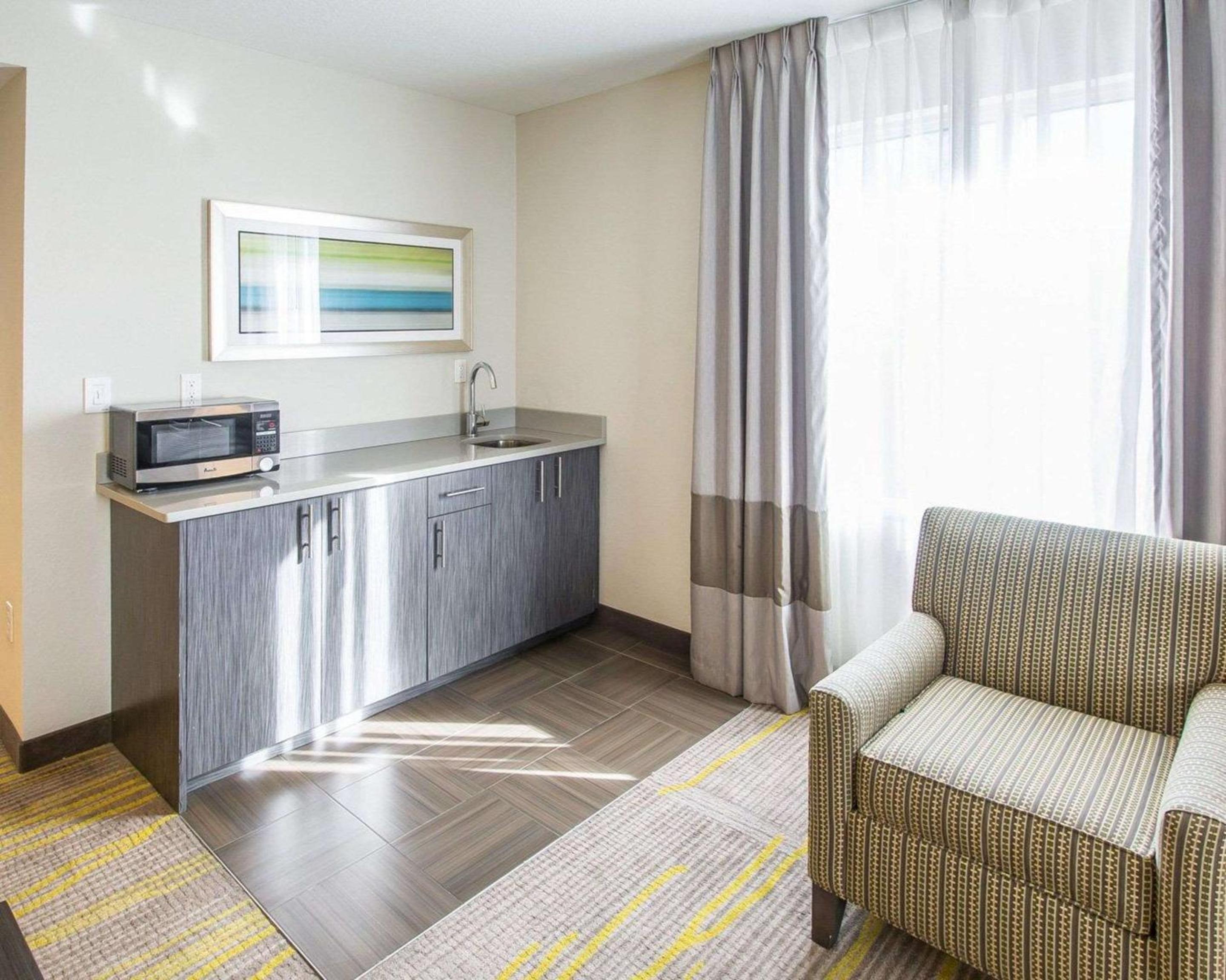 Comfort Suites Miami Airport North, Photo 8