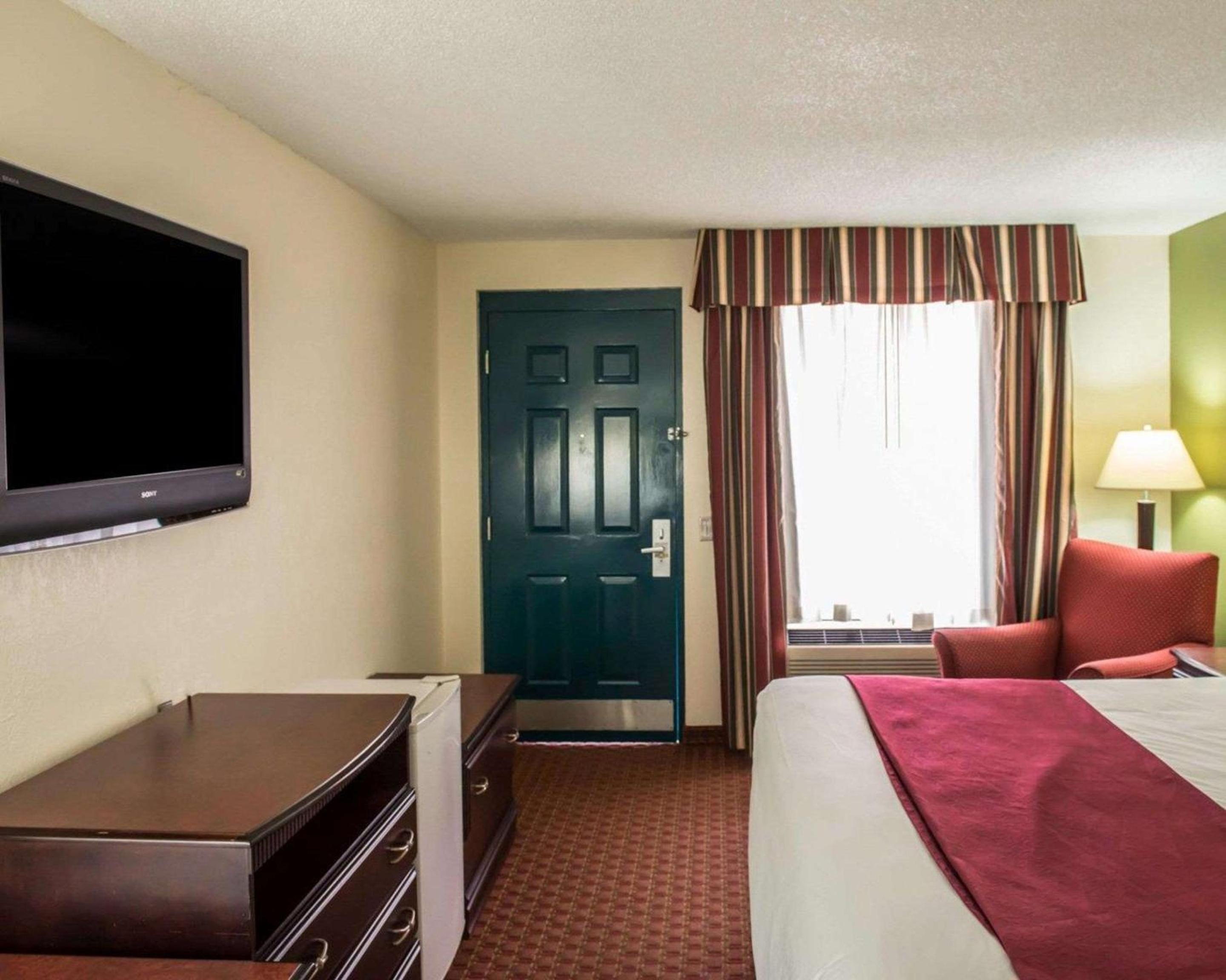King Room - Non-Smoking - Photo 1