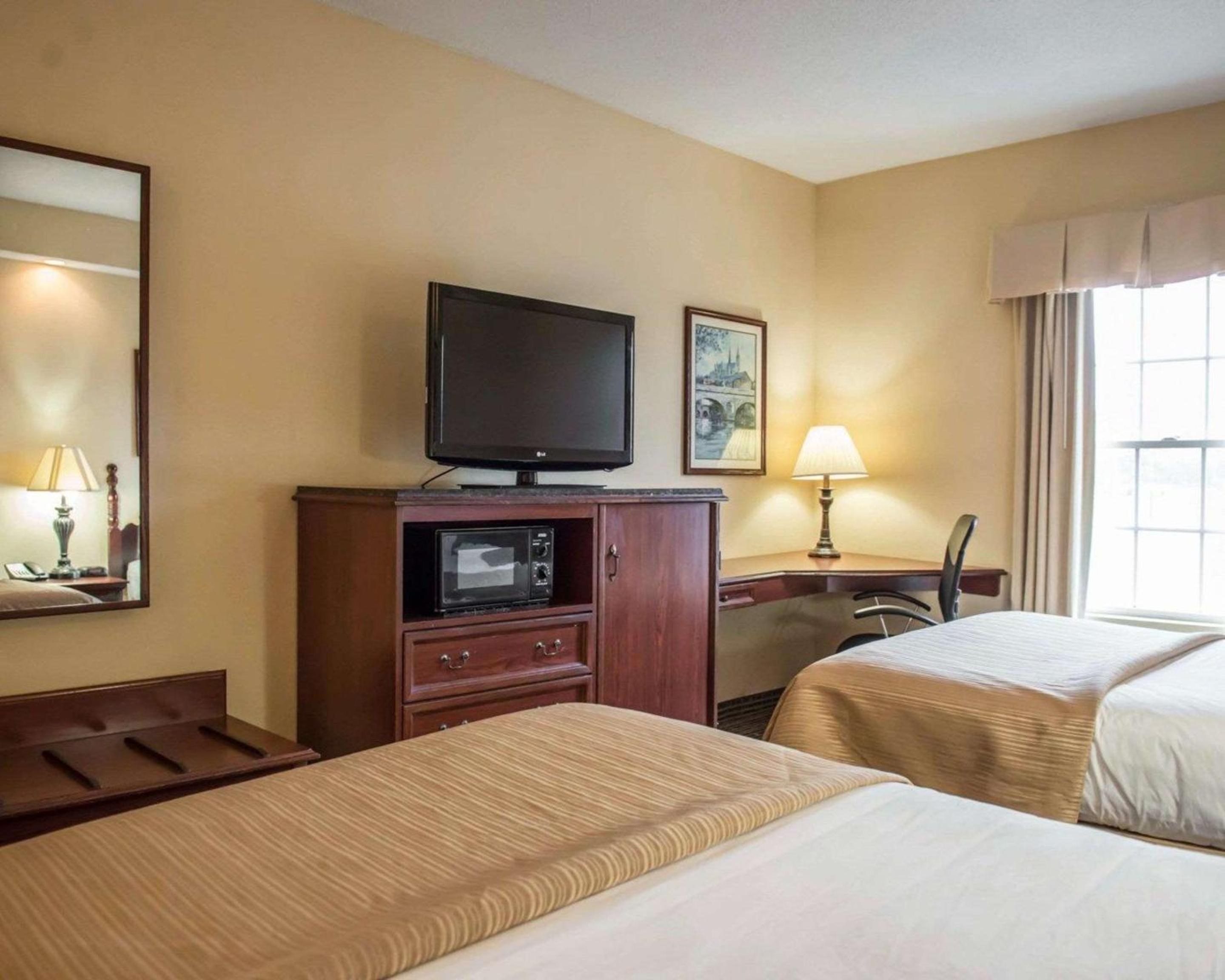 Double Room with Two Double Beds - Non-Smoking - Photo 6