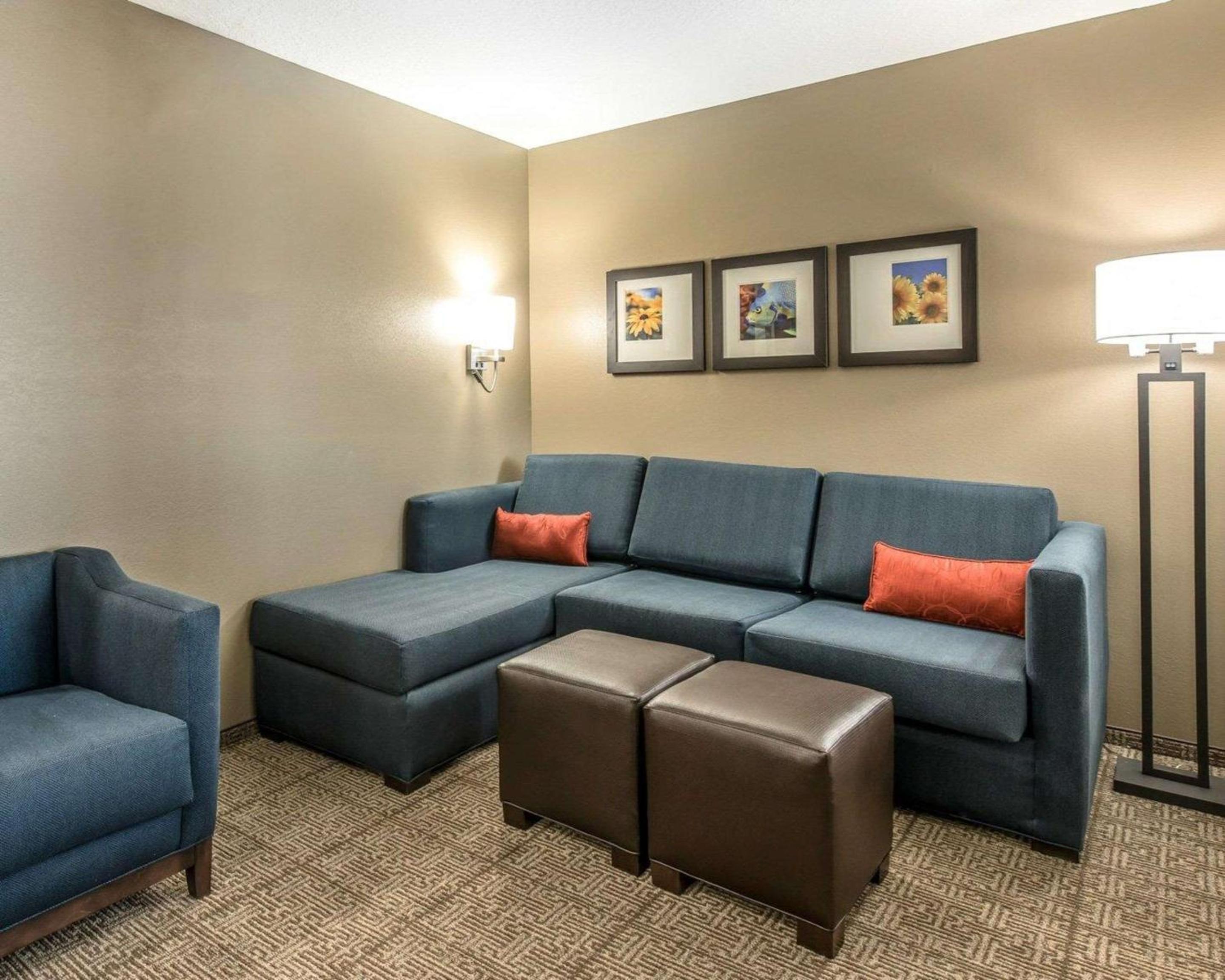 King Suite with Roll in Shower - Accessible/Non-Smoking