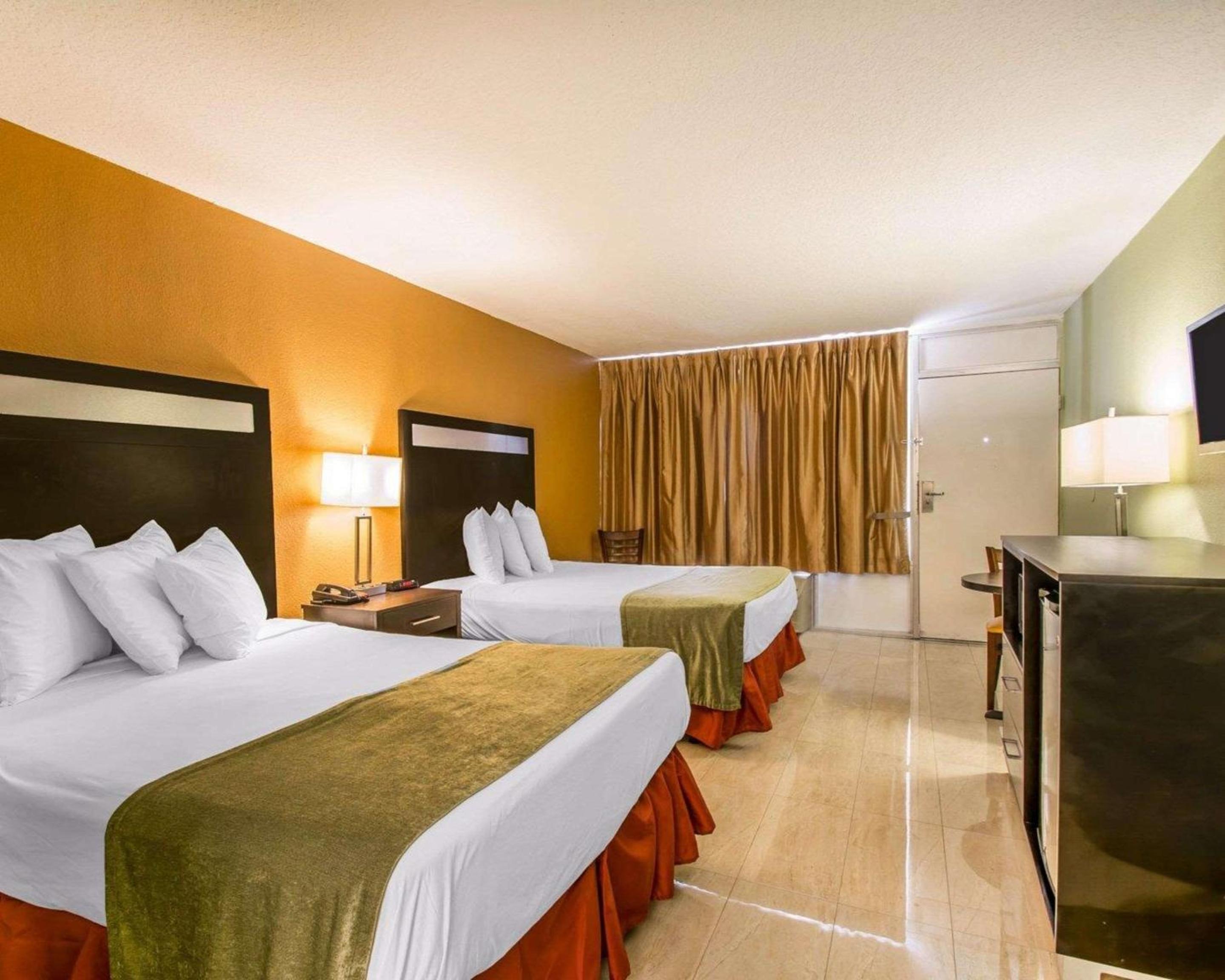 Double Room With Two Double Beds - Non-Smoking