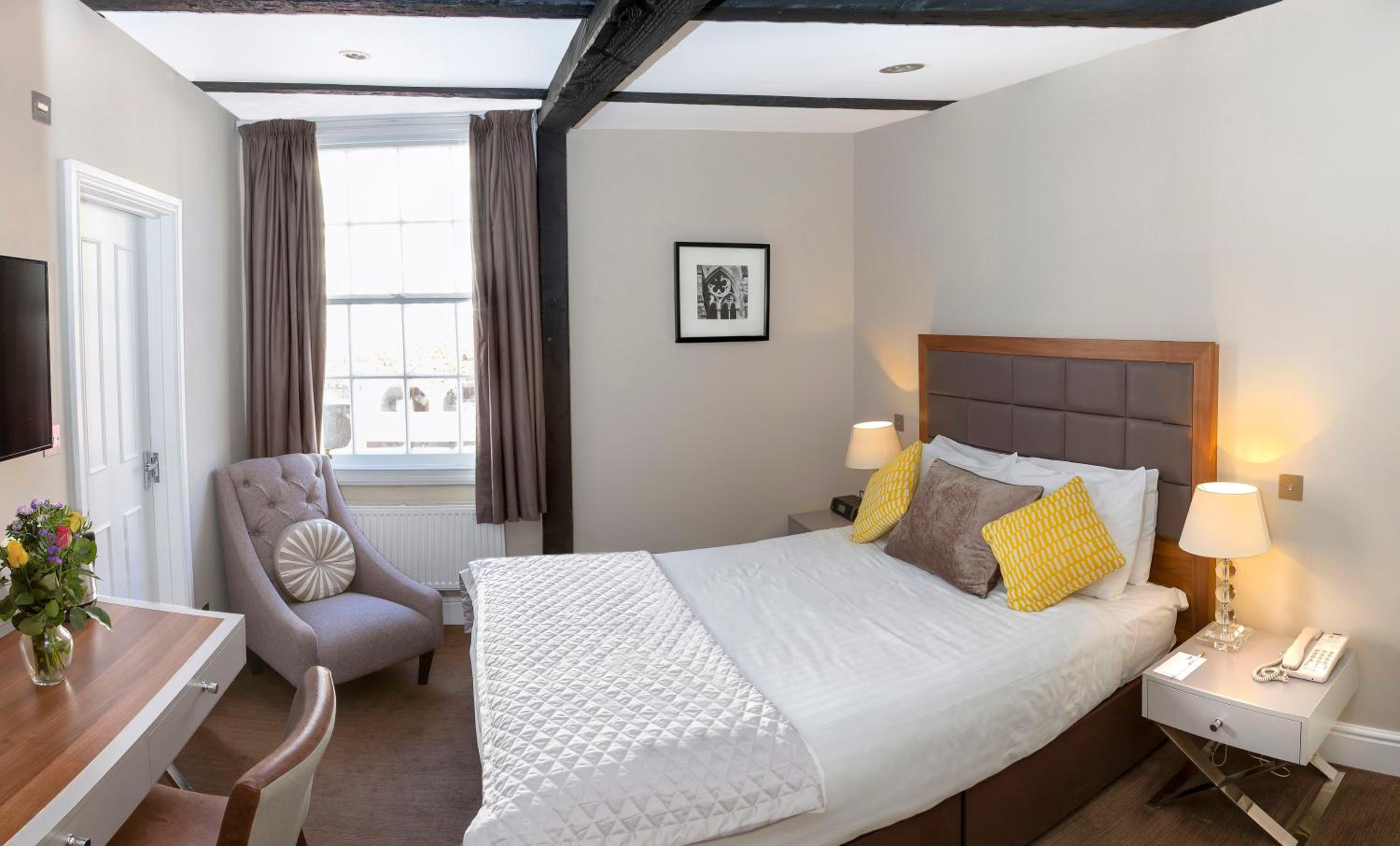 Standard Double Room - Non-Smoking - Photo 11