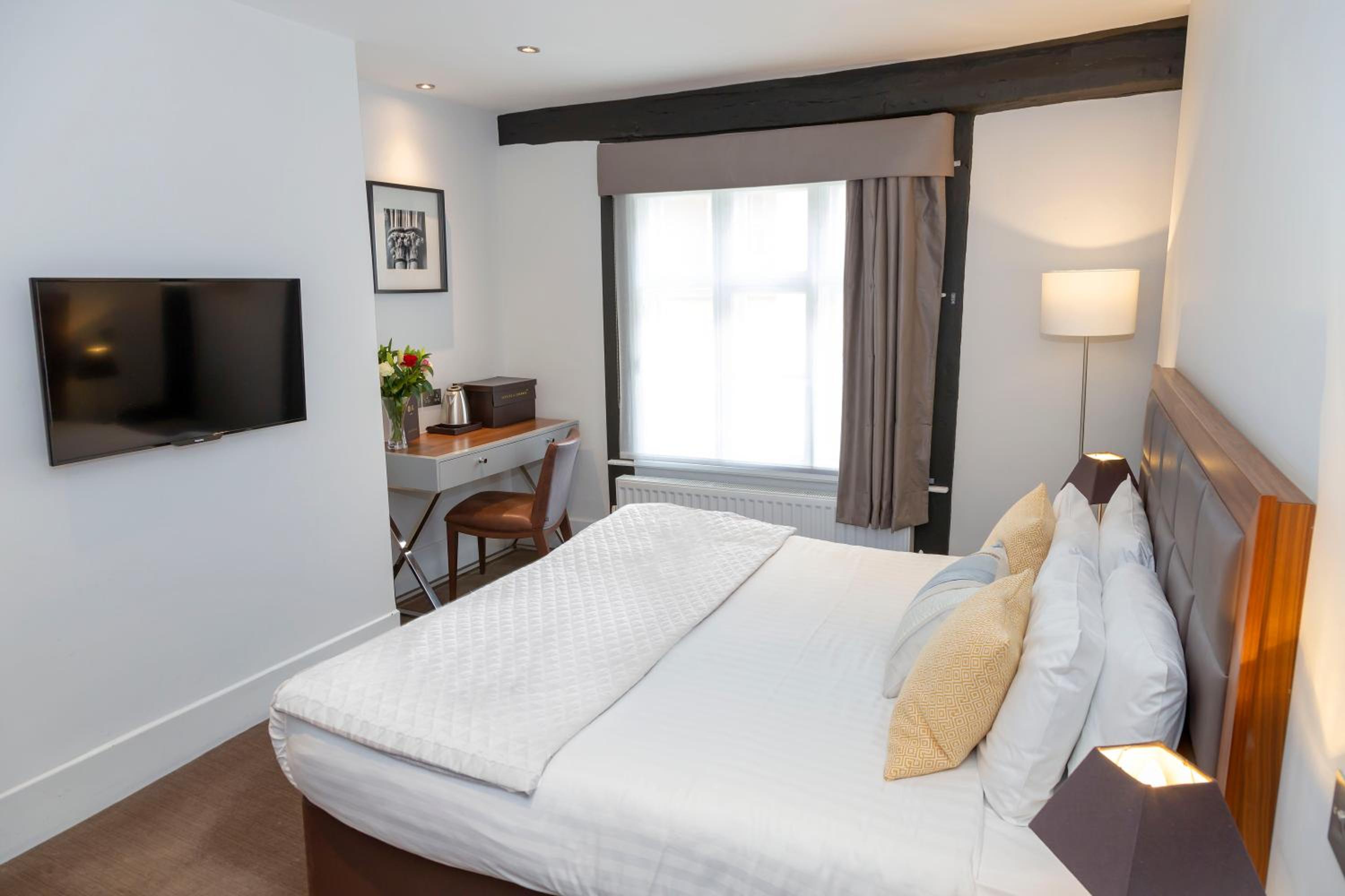 Standard Double Room - Non-Smoking - Photo 9