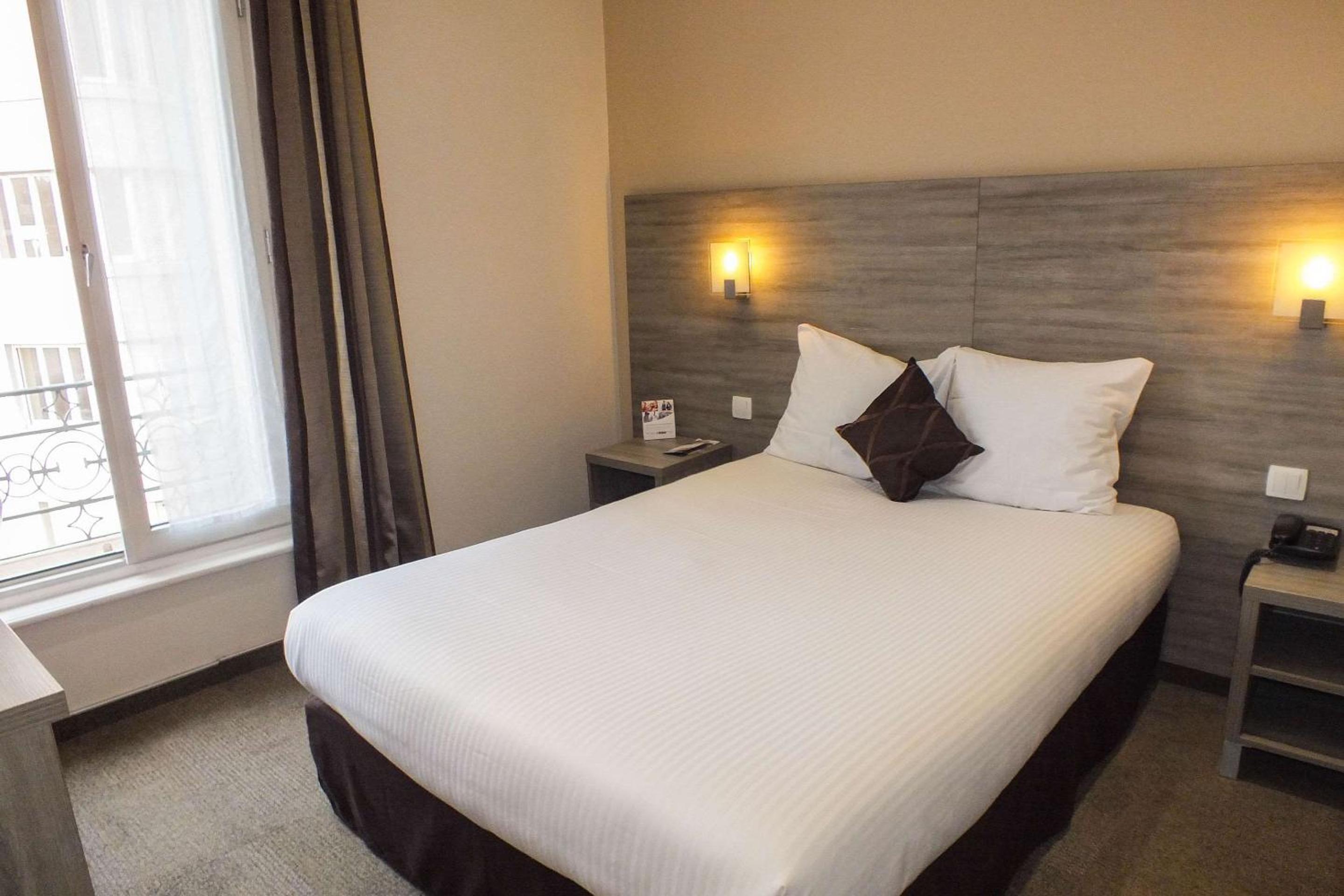 Standard Double Room - Photo 2