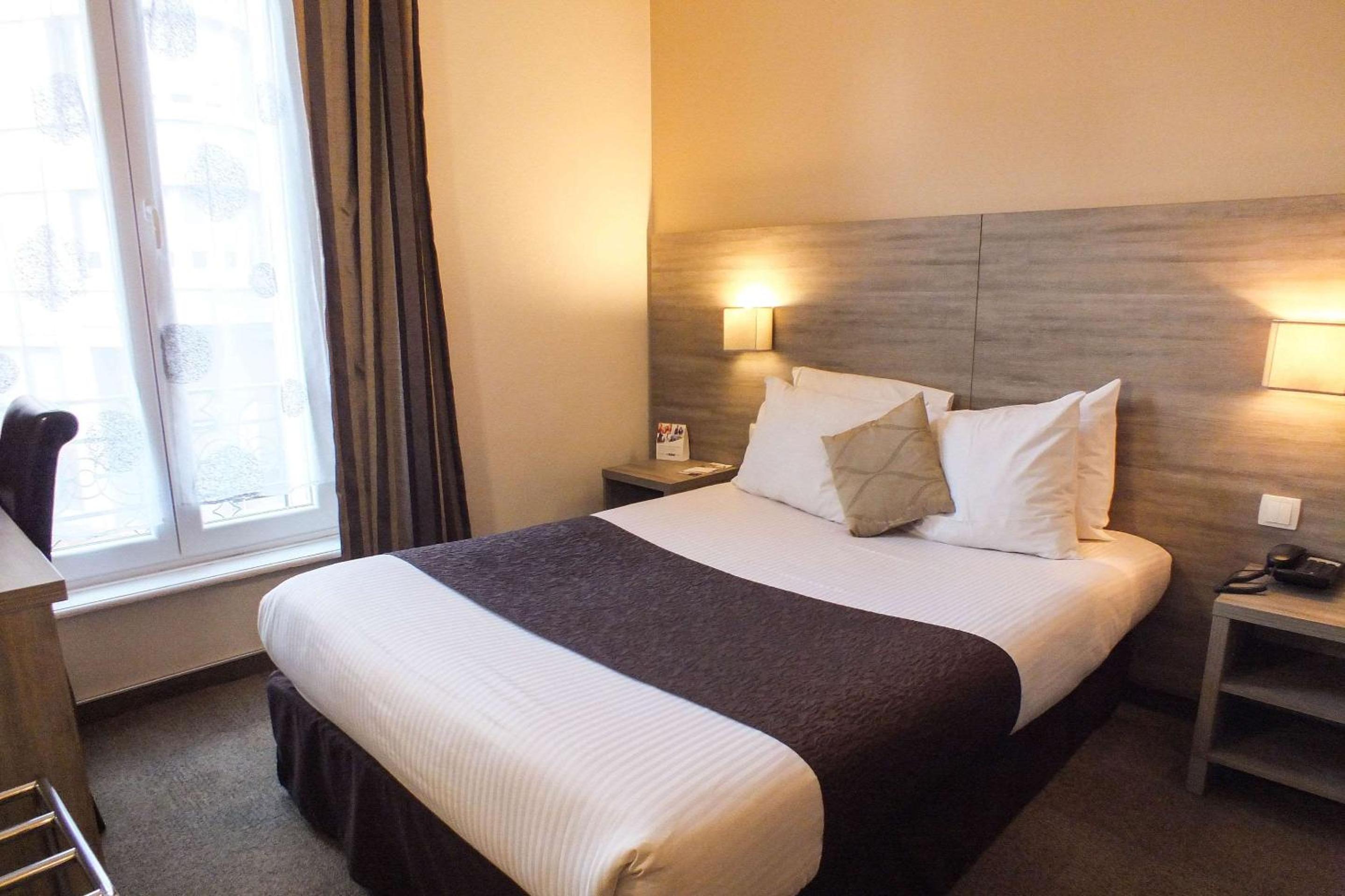 Standard Double Room - Photo 6