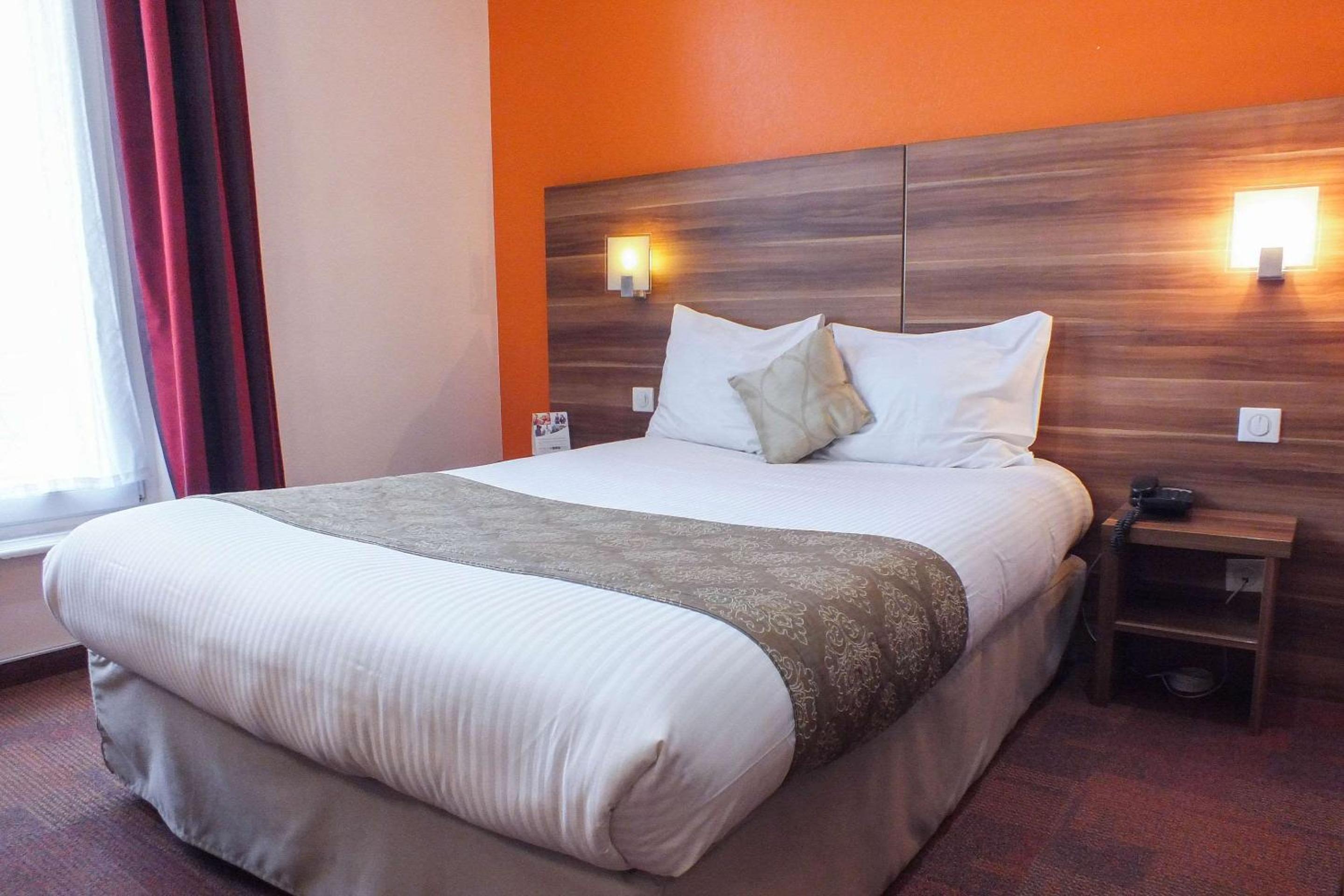 Standard Double Room - Photo 7