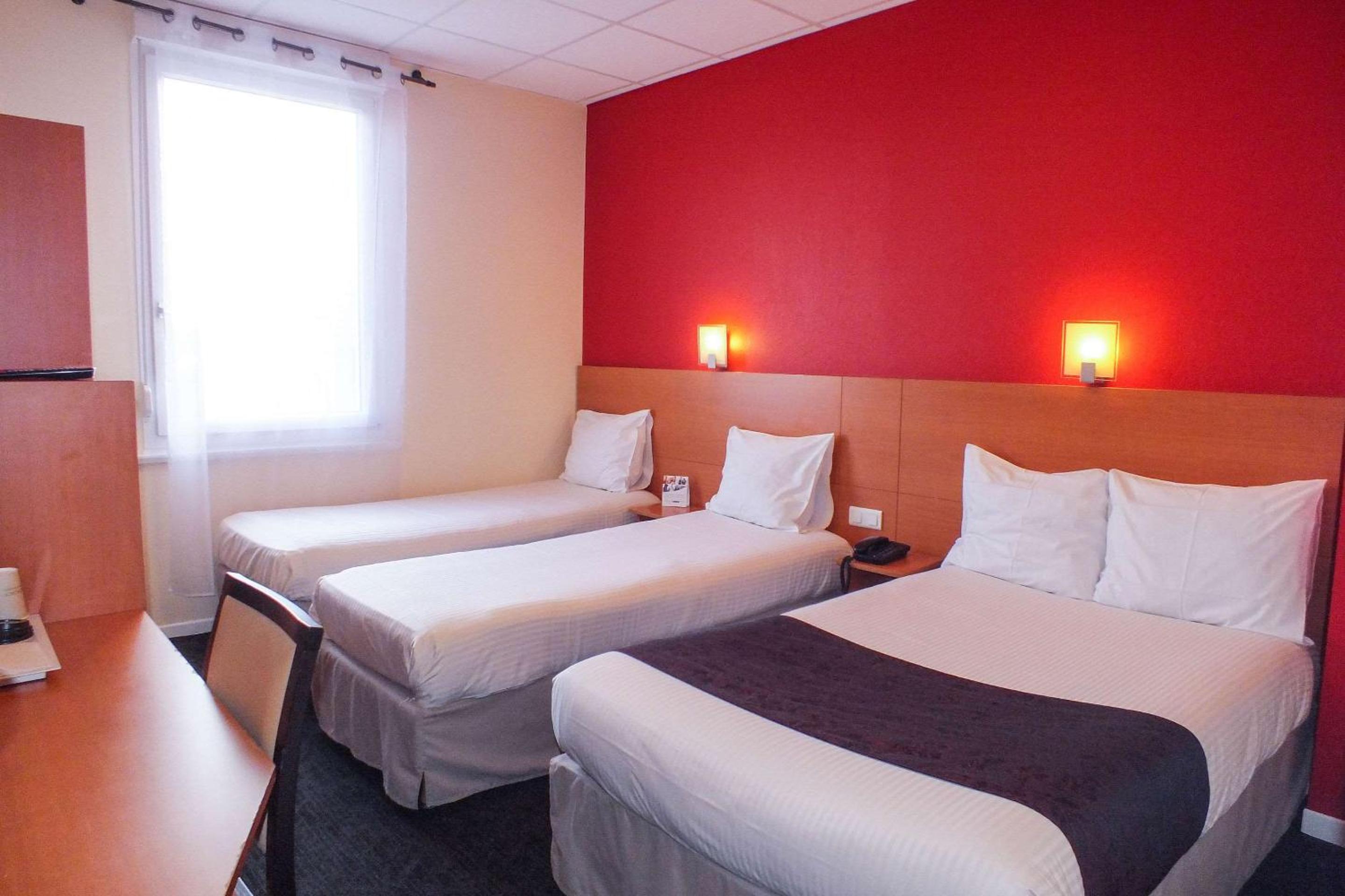 Standard Triple Room - Photo 1