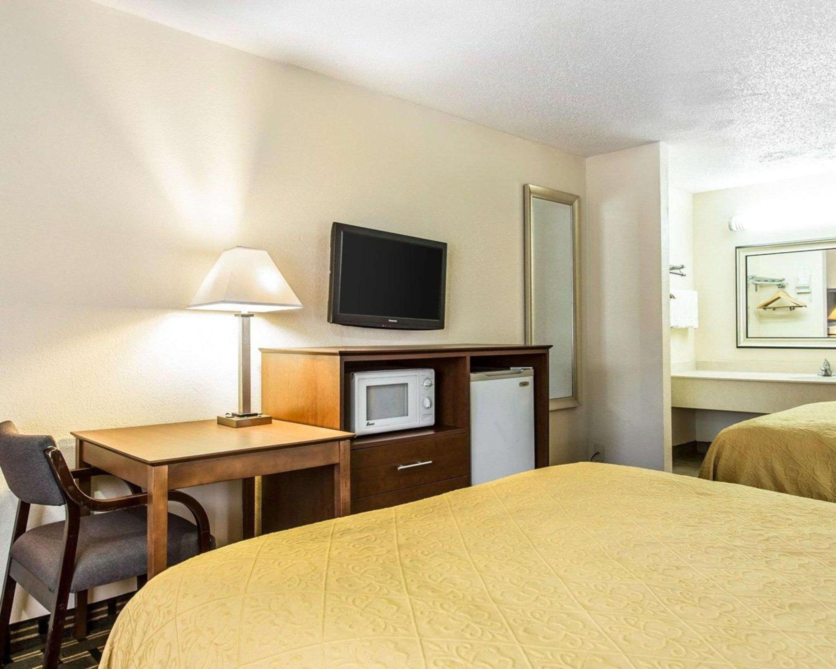 Double Room - Non-Smoking  - Photo 1