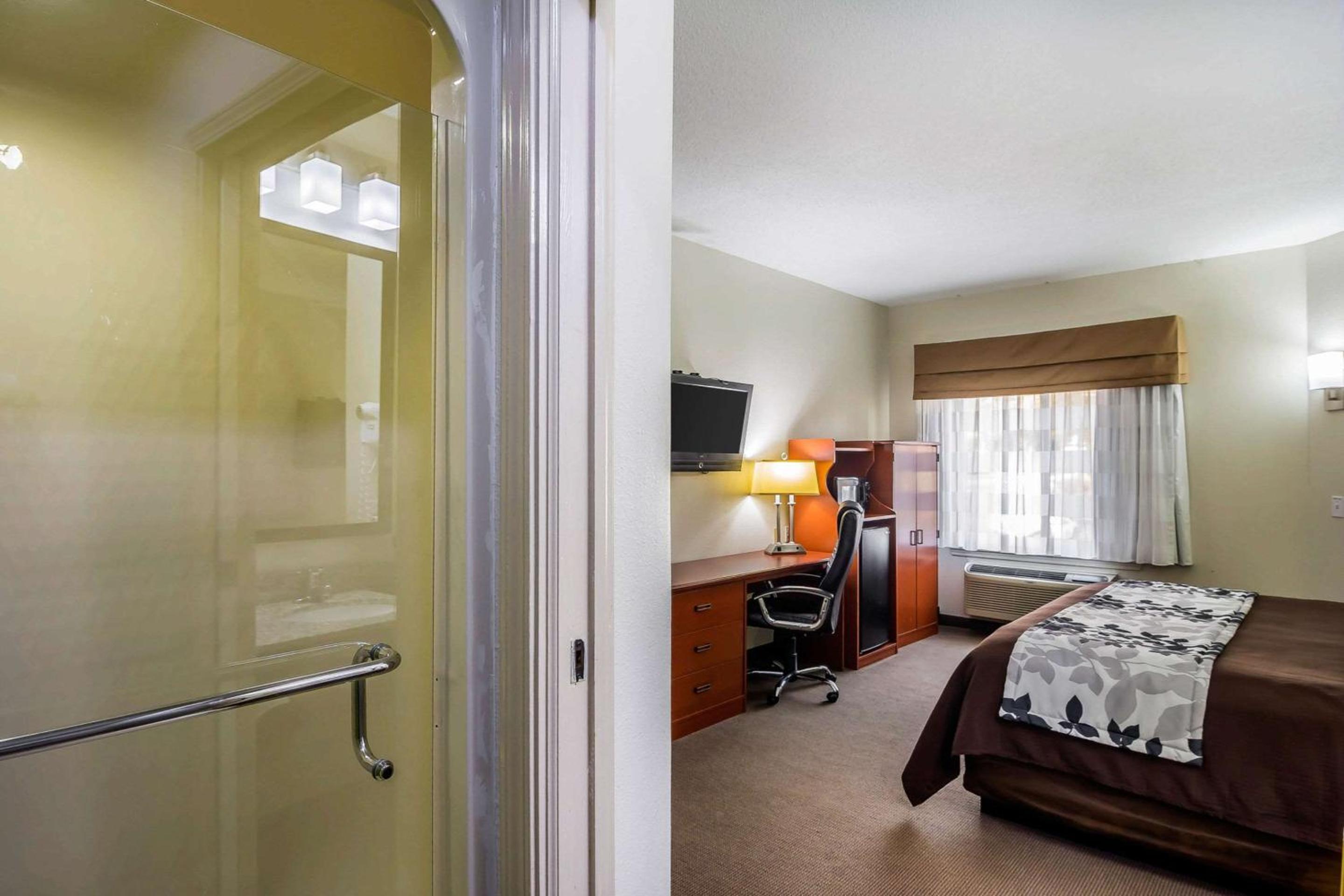 Queen Room - Disability Access/Non-Smoking photo 1