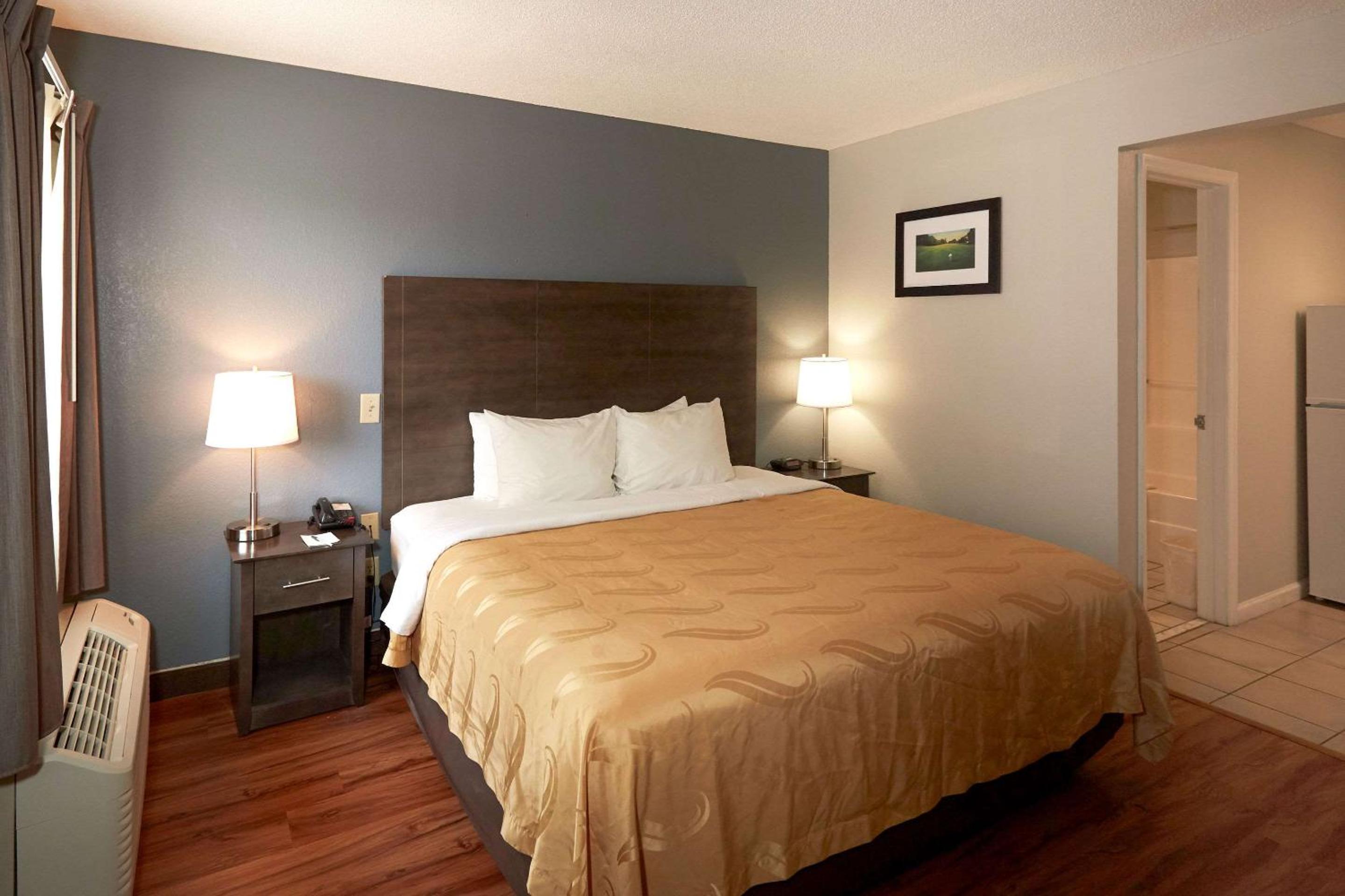 King Room - Disability Access/Non-Smoking - Photo 1