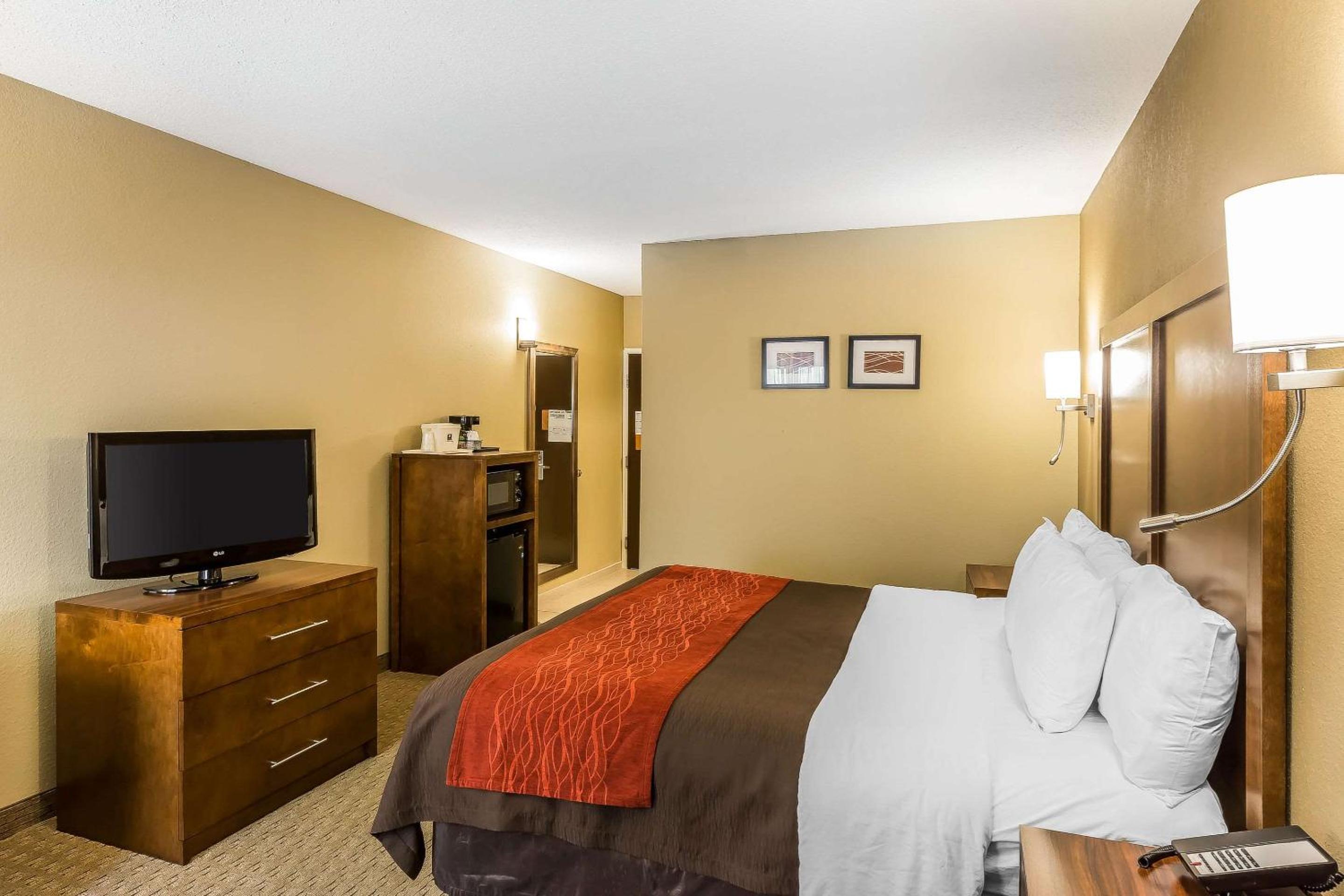 King Room - Non-Smoking - Photo 1