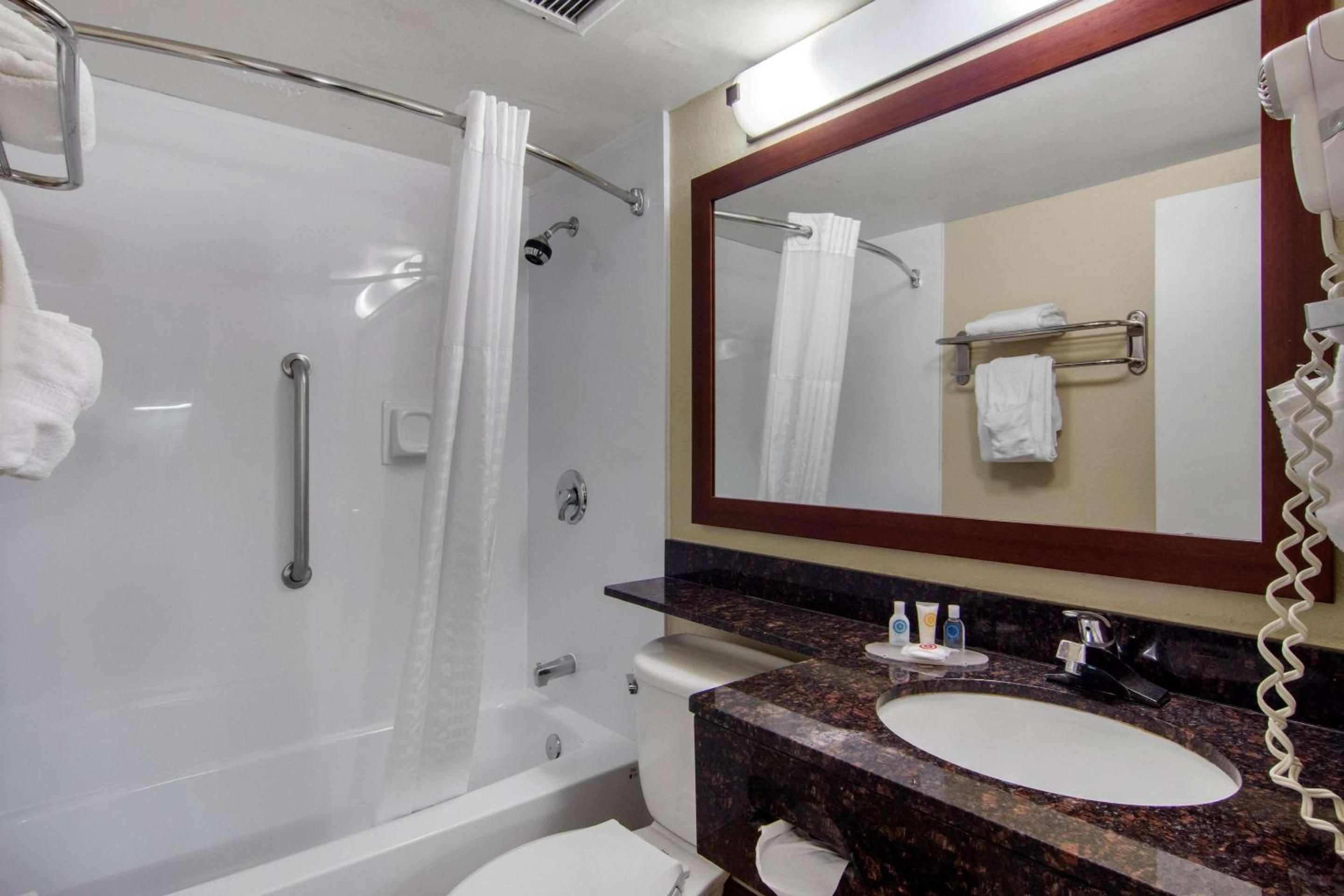 King Room - Non-Smoking - Photo 2