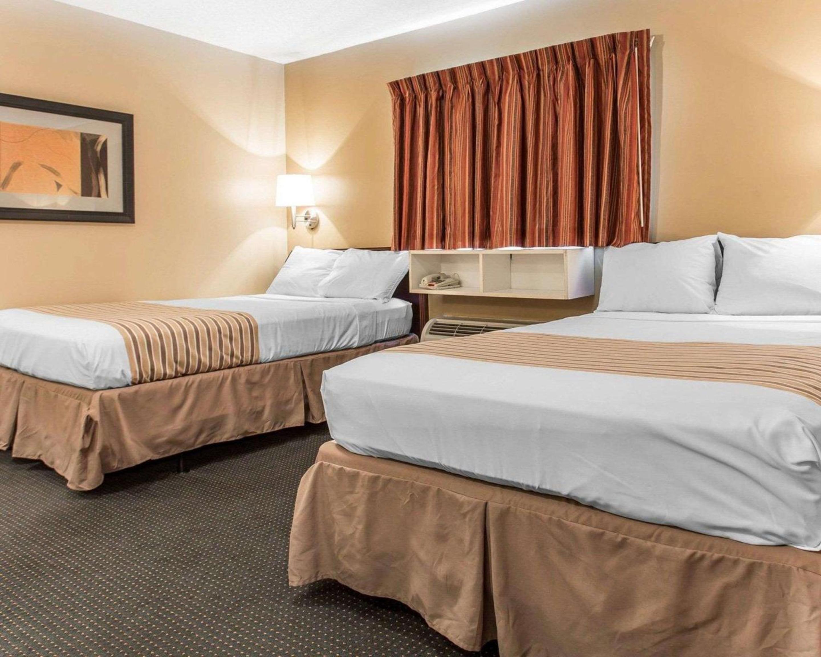 Double Room with Two Double Beds - Non-Smoking - Photo 1