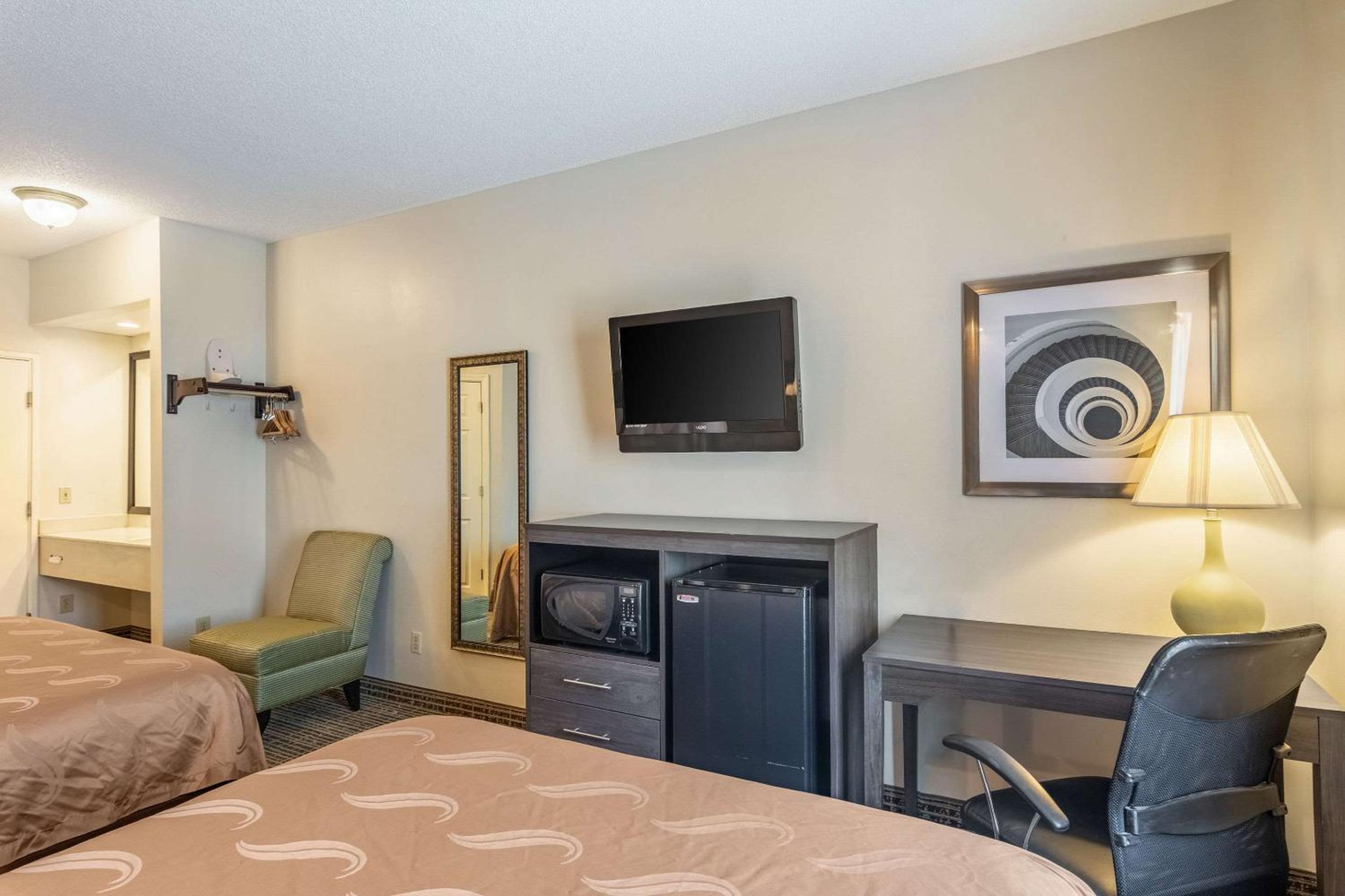 Double Room with Two Double Beds - Non-Smoking - Photo 1