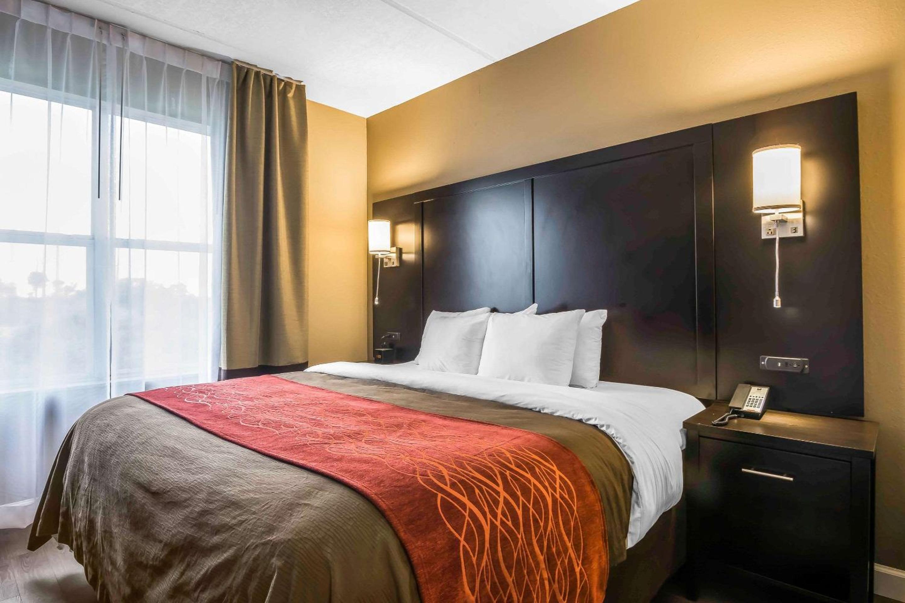 King Suite with Sofa Bed - Photo 4