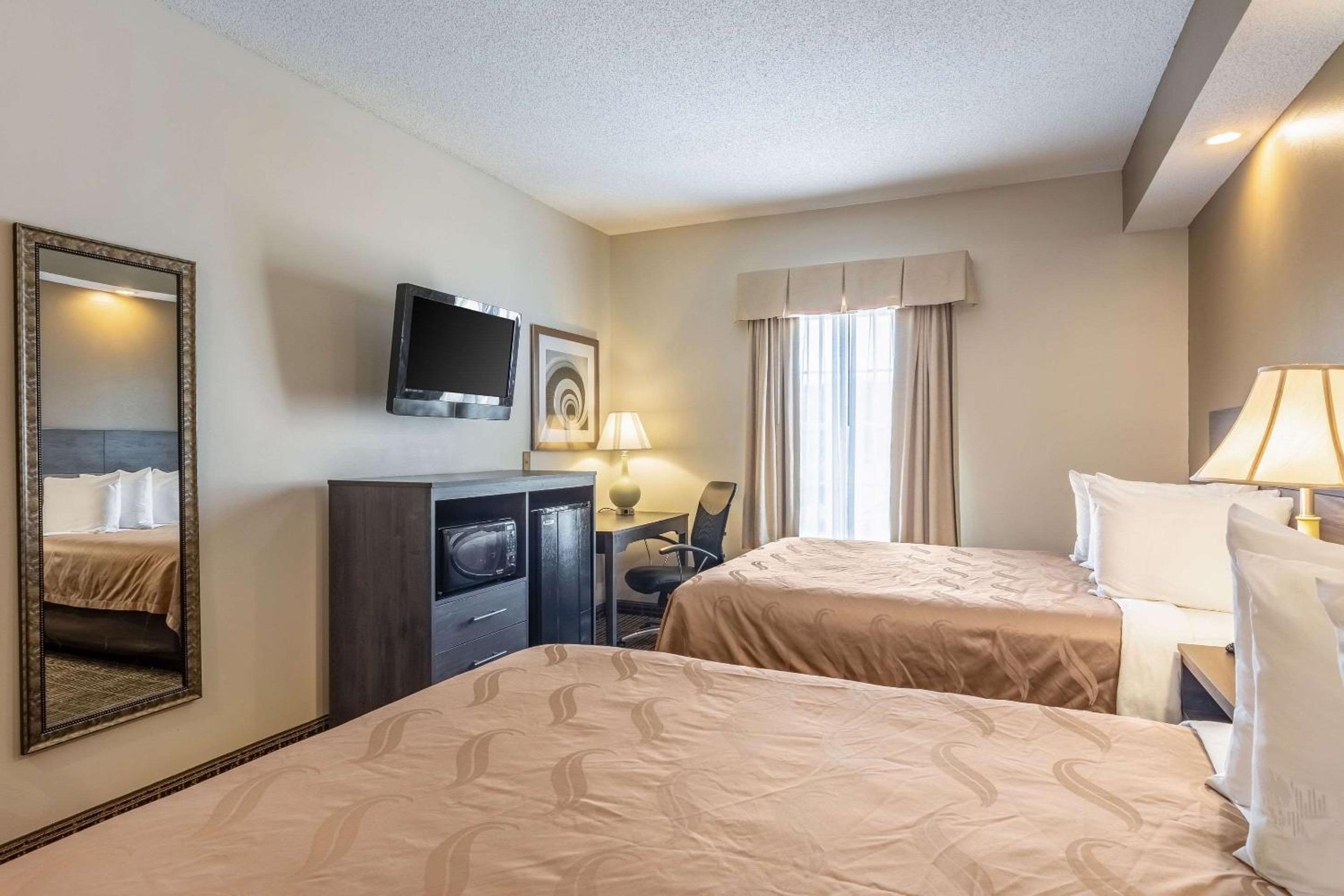 Double Room with Two Double Beds - Non-Smoking - Photo 6