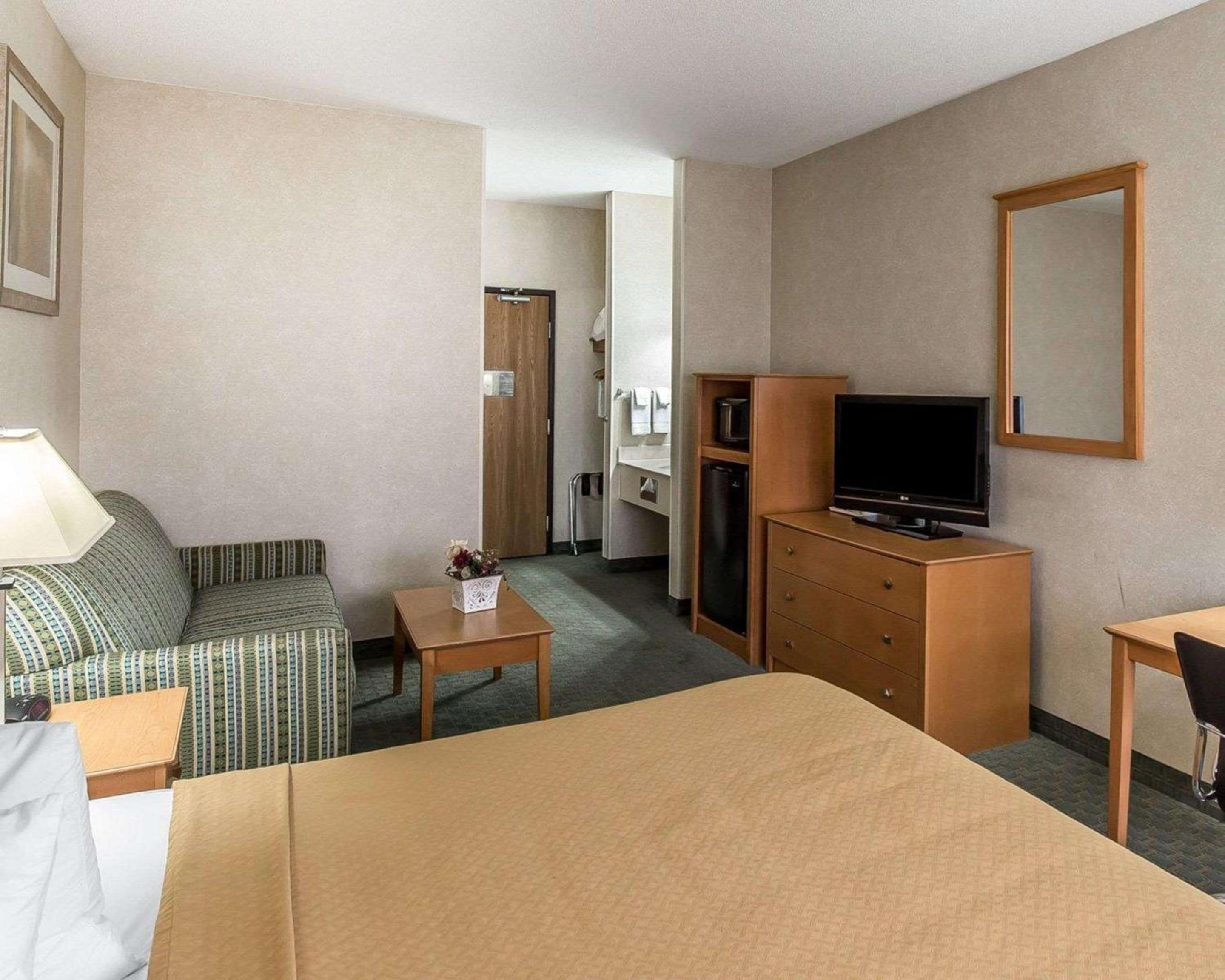 One Room Suite with Sofa bed - Non Smoking photo 1