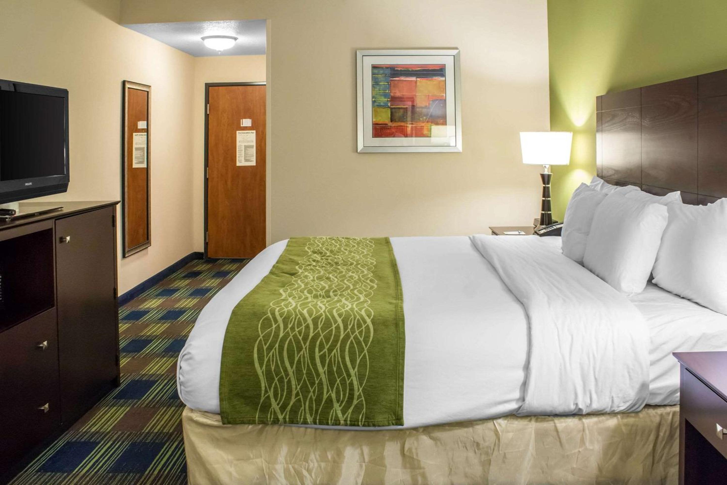 King Room - Accessible/Non-Smoking photo 3