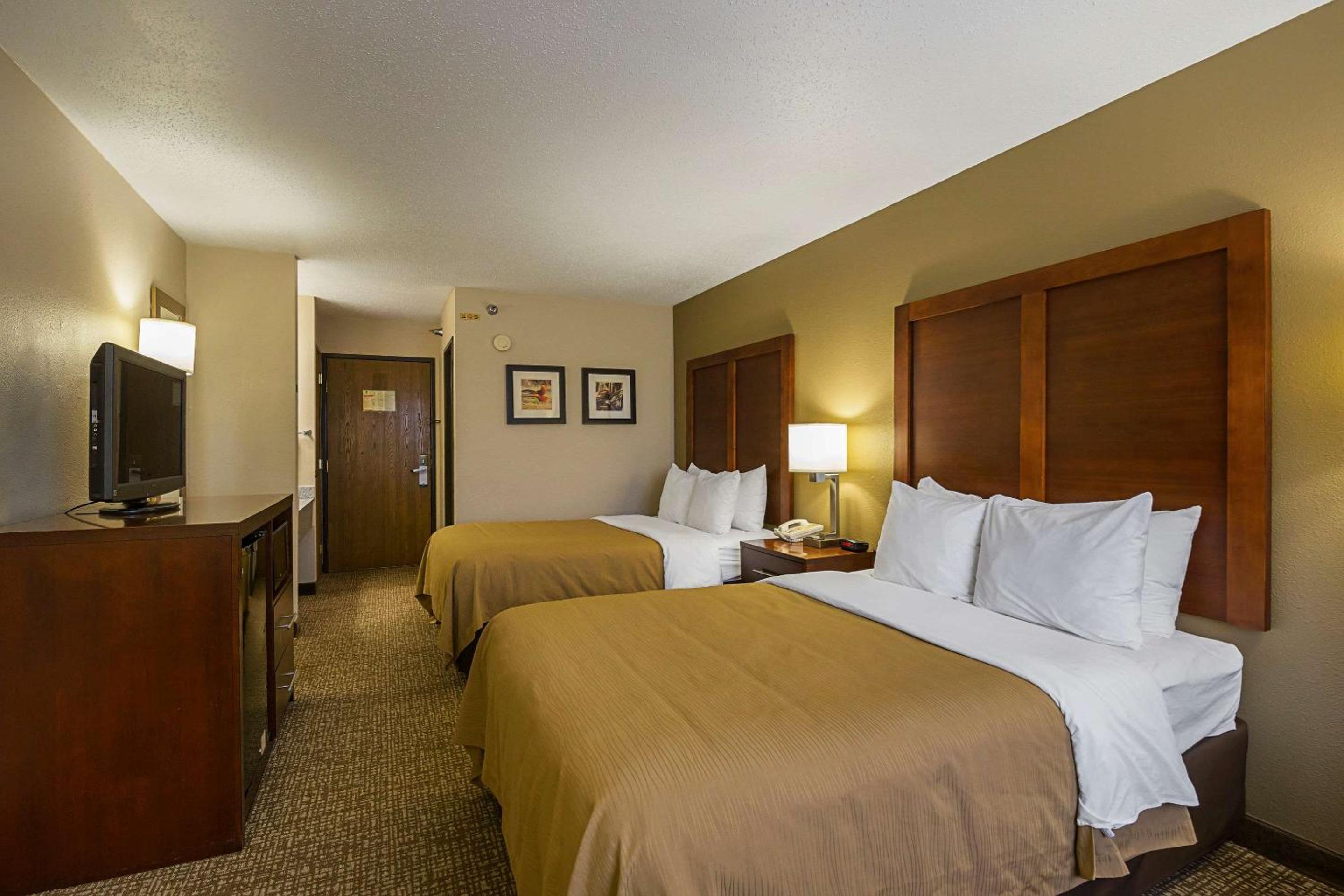 Double Room with Two Double Beds - Non-Smoking - Photo 3