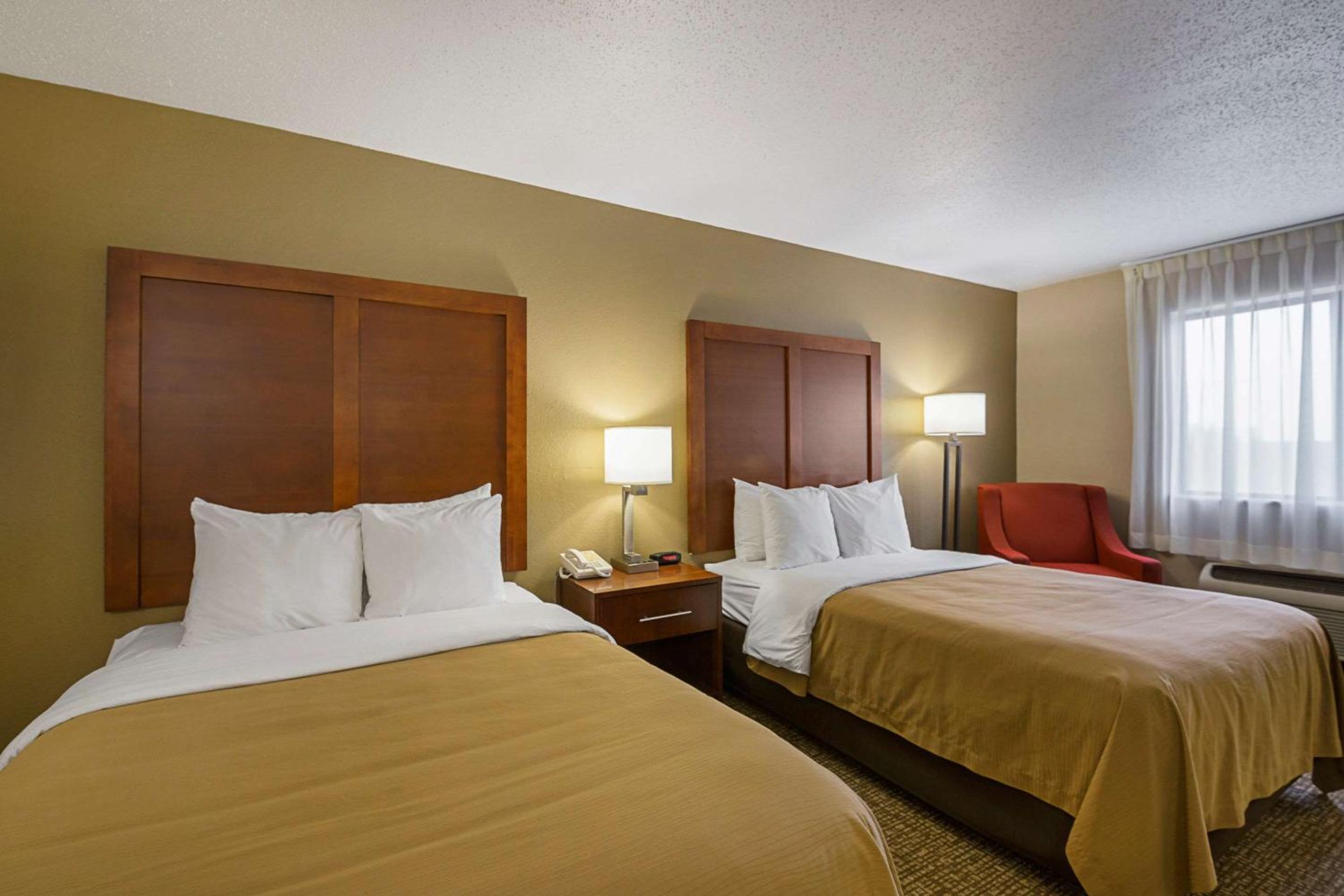 Double Room with Two Double Beds - Non-Smoking - Photo 2