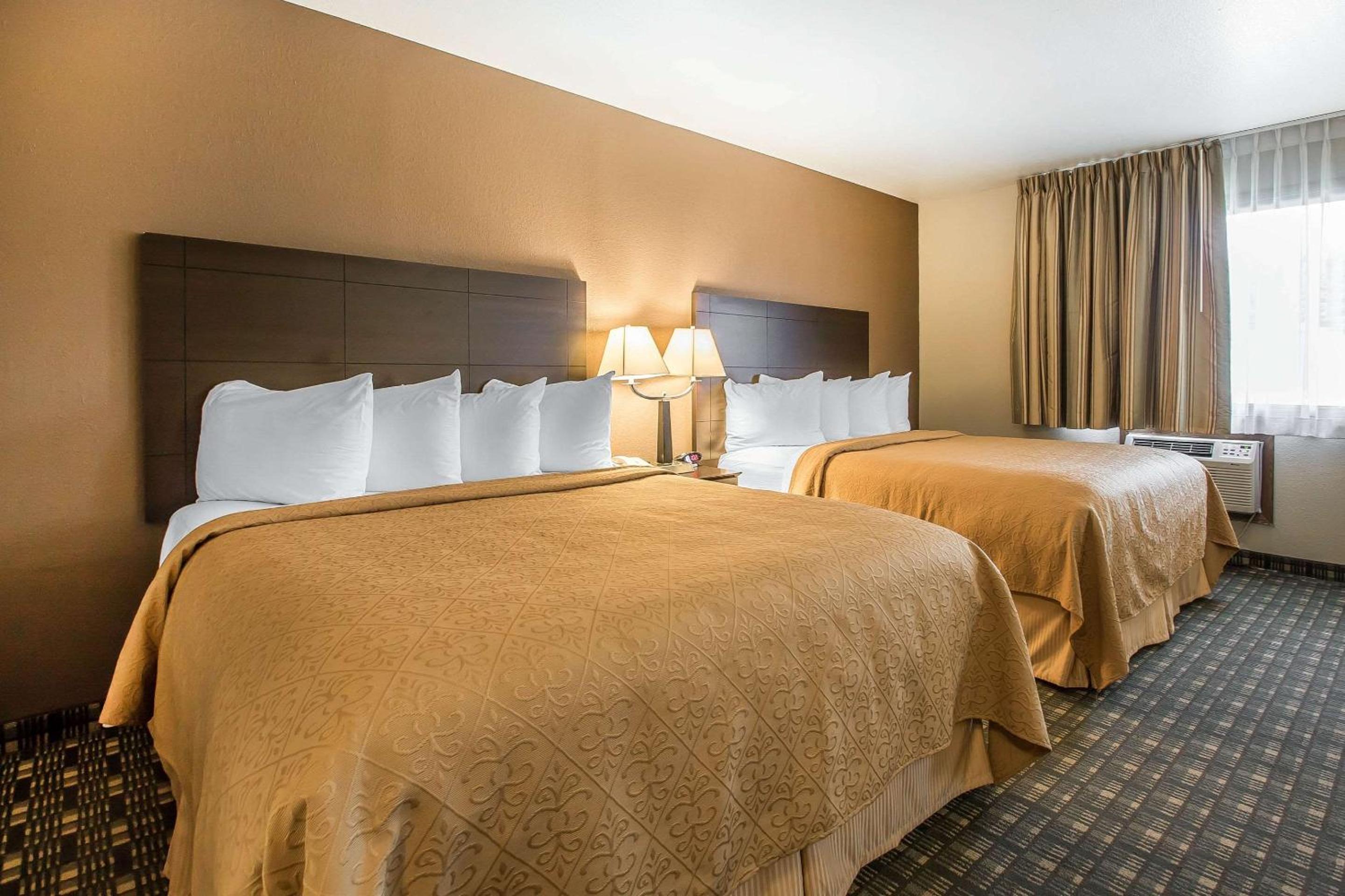 Standard Queen Room with Two Queen Beds - Non-Smoking - Photo 1