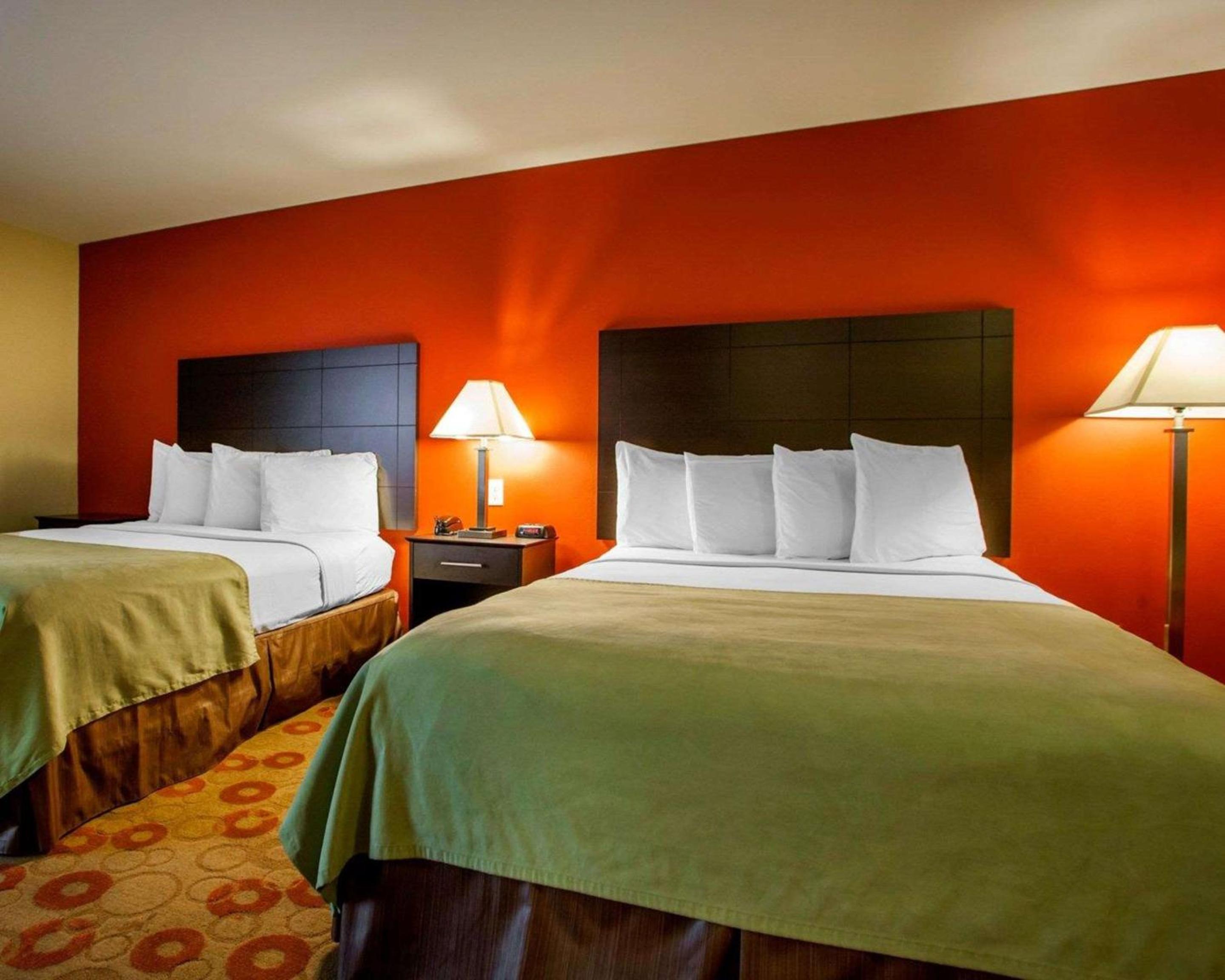 Queen Suite with Two Queen Beds - Accessible/Non-Smoking - Photo 1