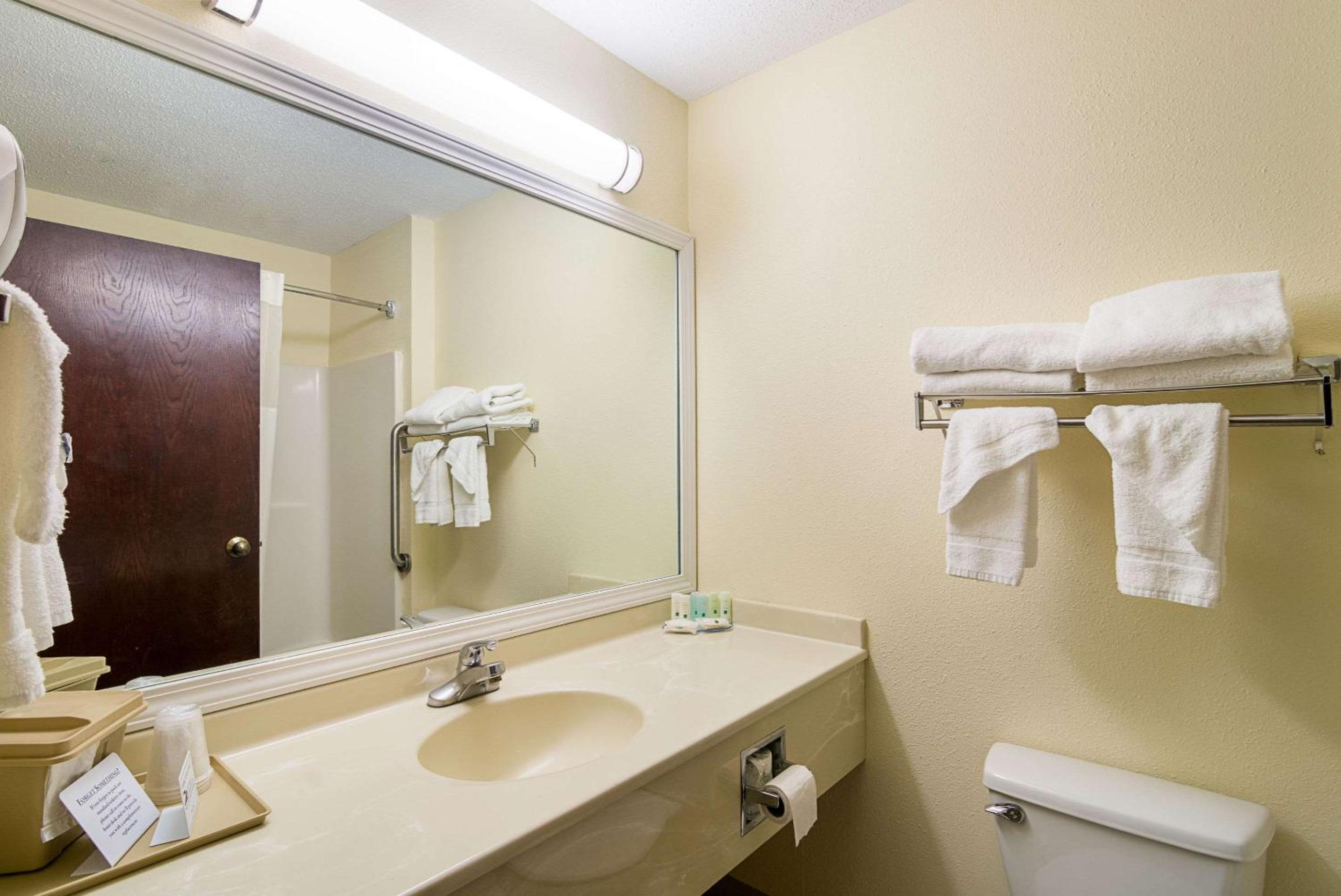 Standard Double Suite - Non-Smoking - Photo 2