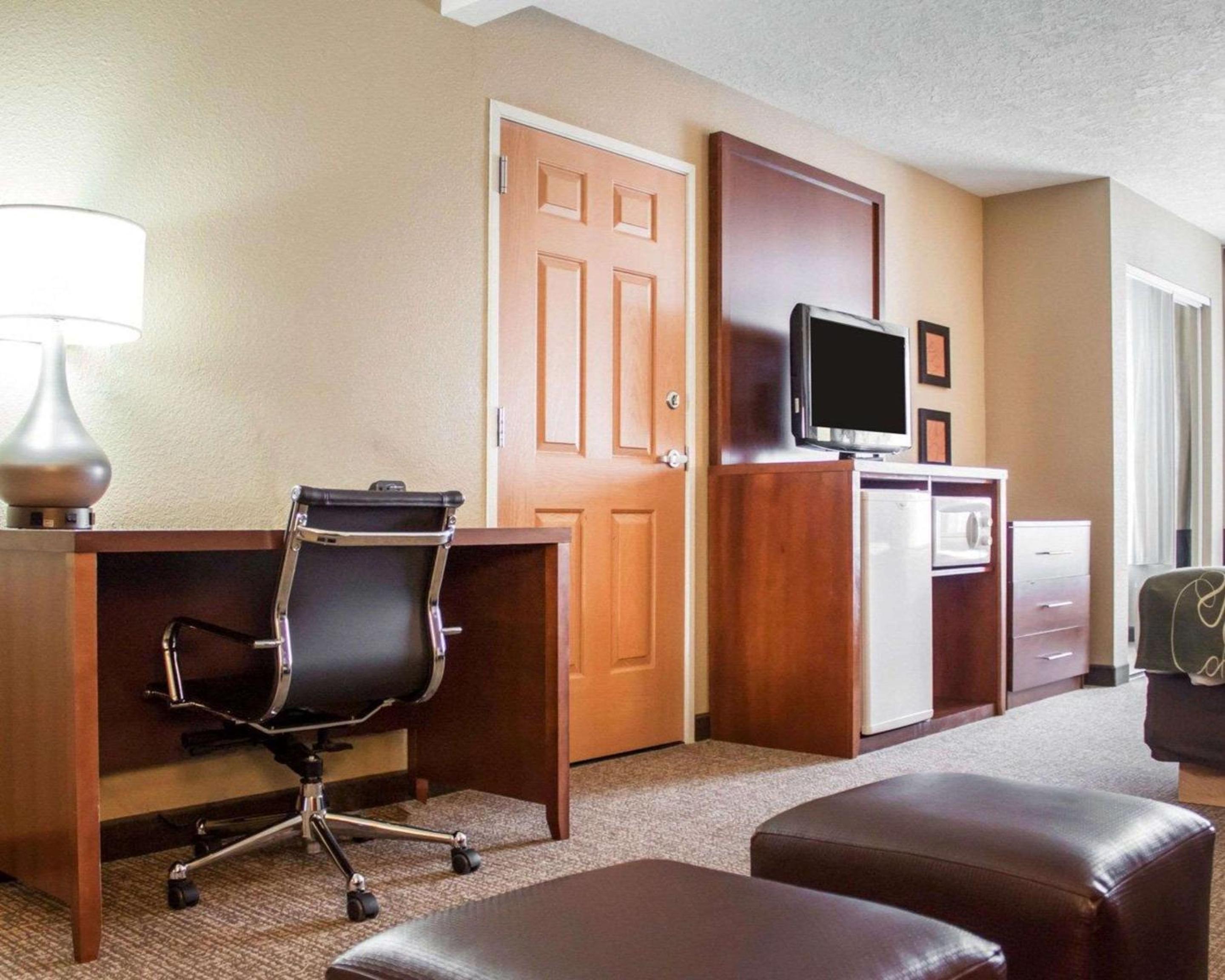 Queen Suite - Photo 3