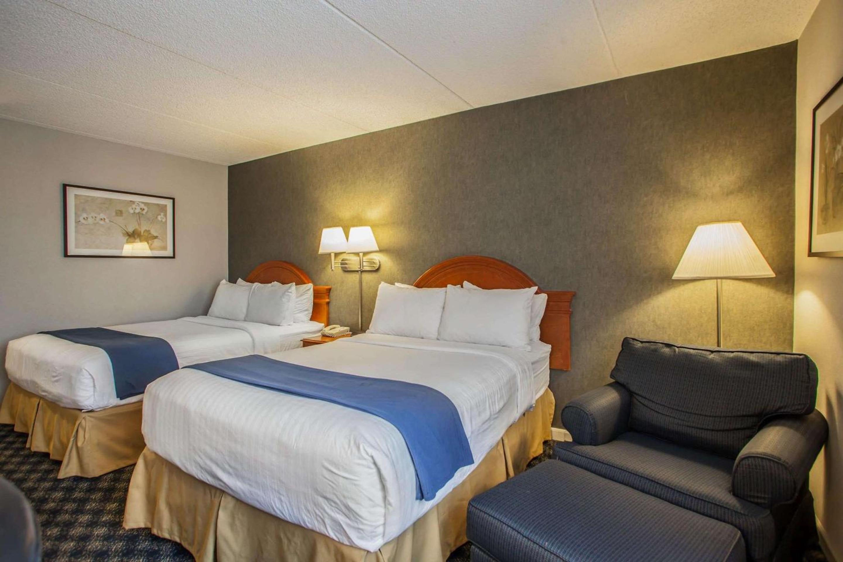 Standard Double Room with Two Double Beds - Photo 5