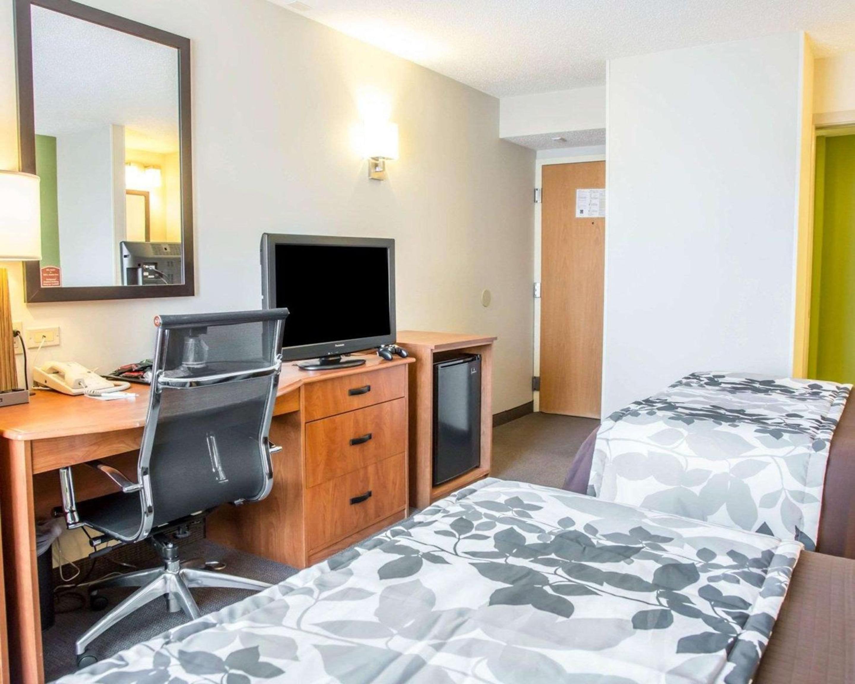 Double Room with Two Double Beds - Non-Smoking photo 3