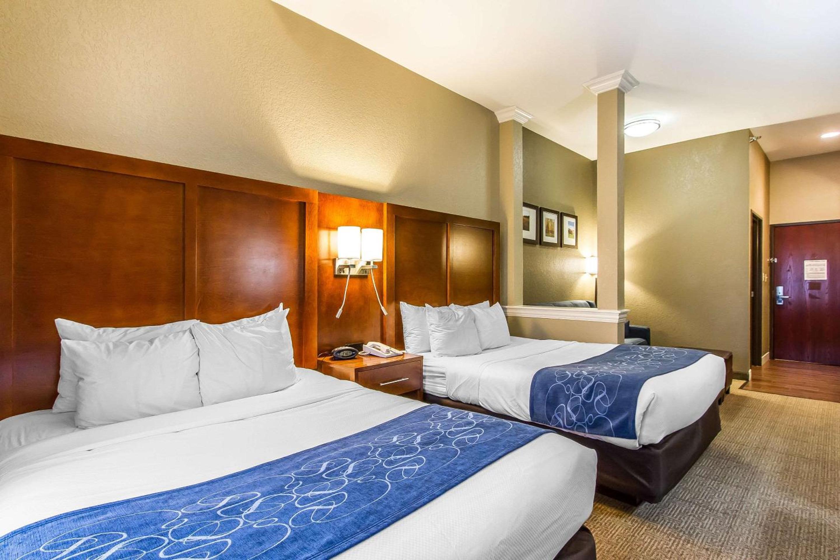 Queen Suite with Two Queen Beds