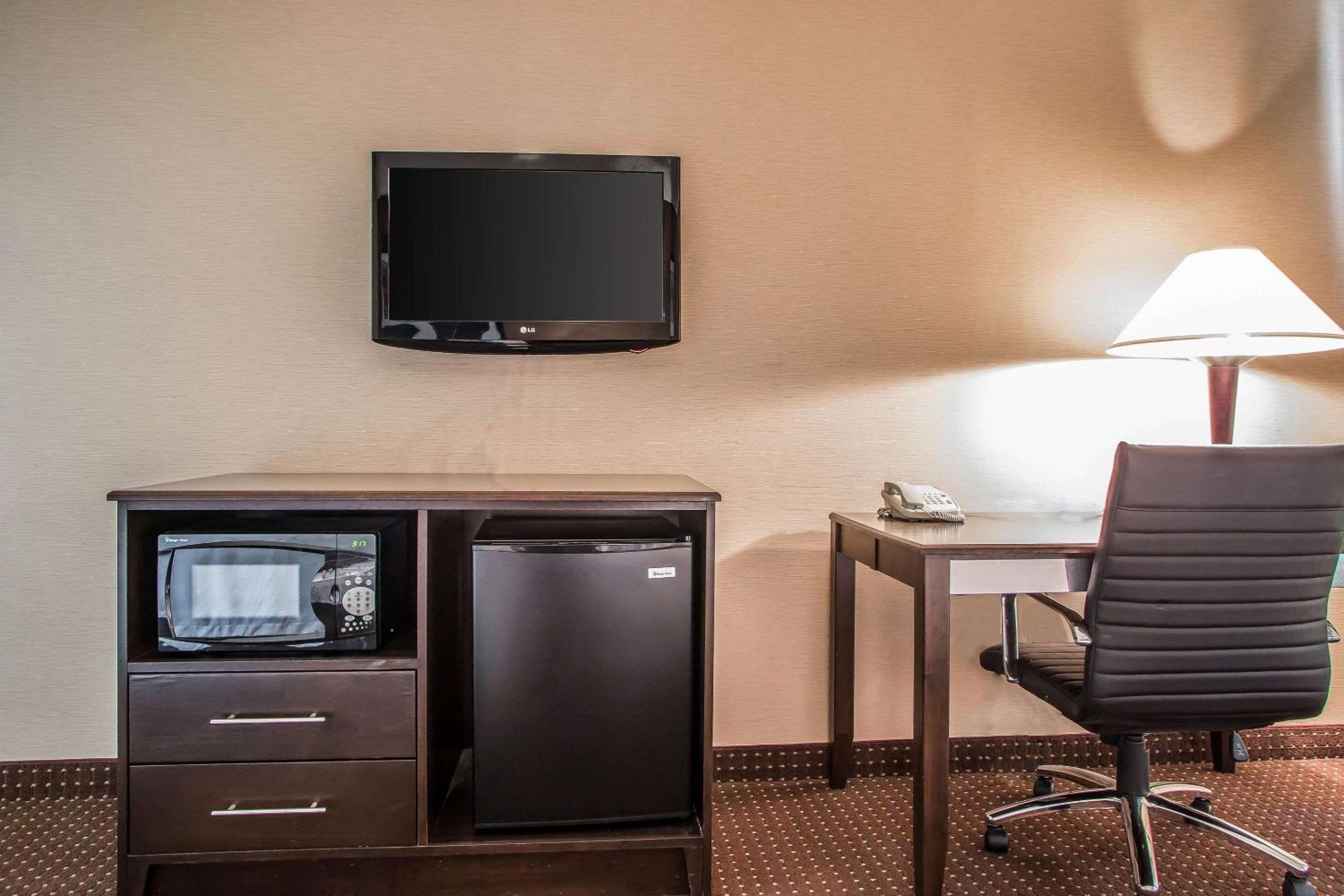 Double Room with Two Double Beds - Non-Smoking - Photo 1