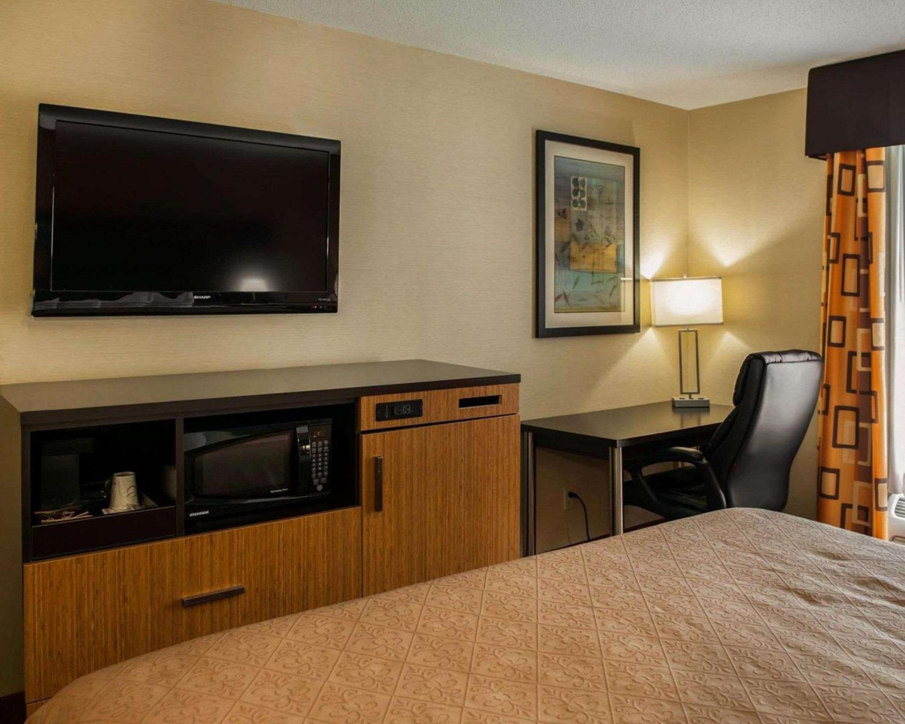 Queen Room - Accessible/Nonsmoking - Photo 1