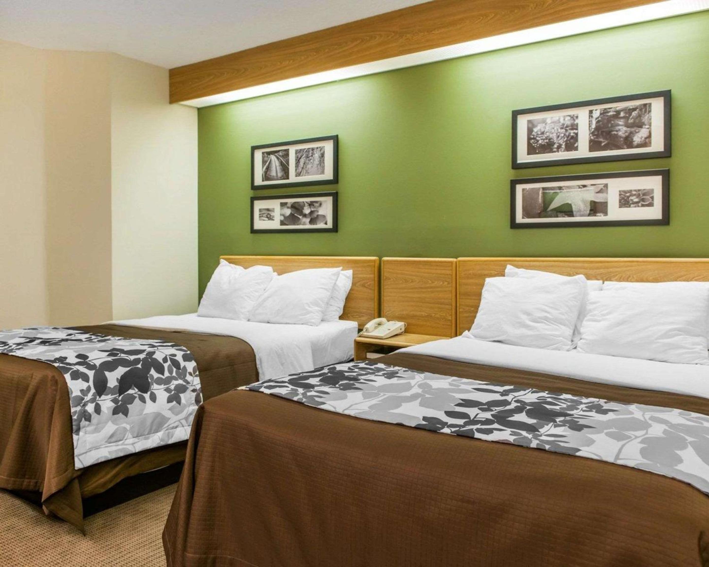 Double Room with Two Double Beds - Non-Smoking - Photo 3
