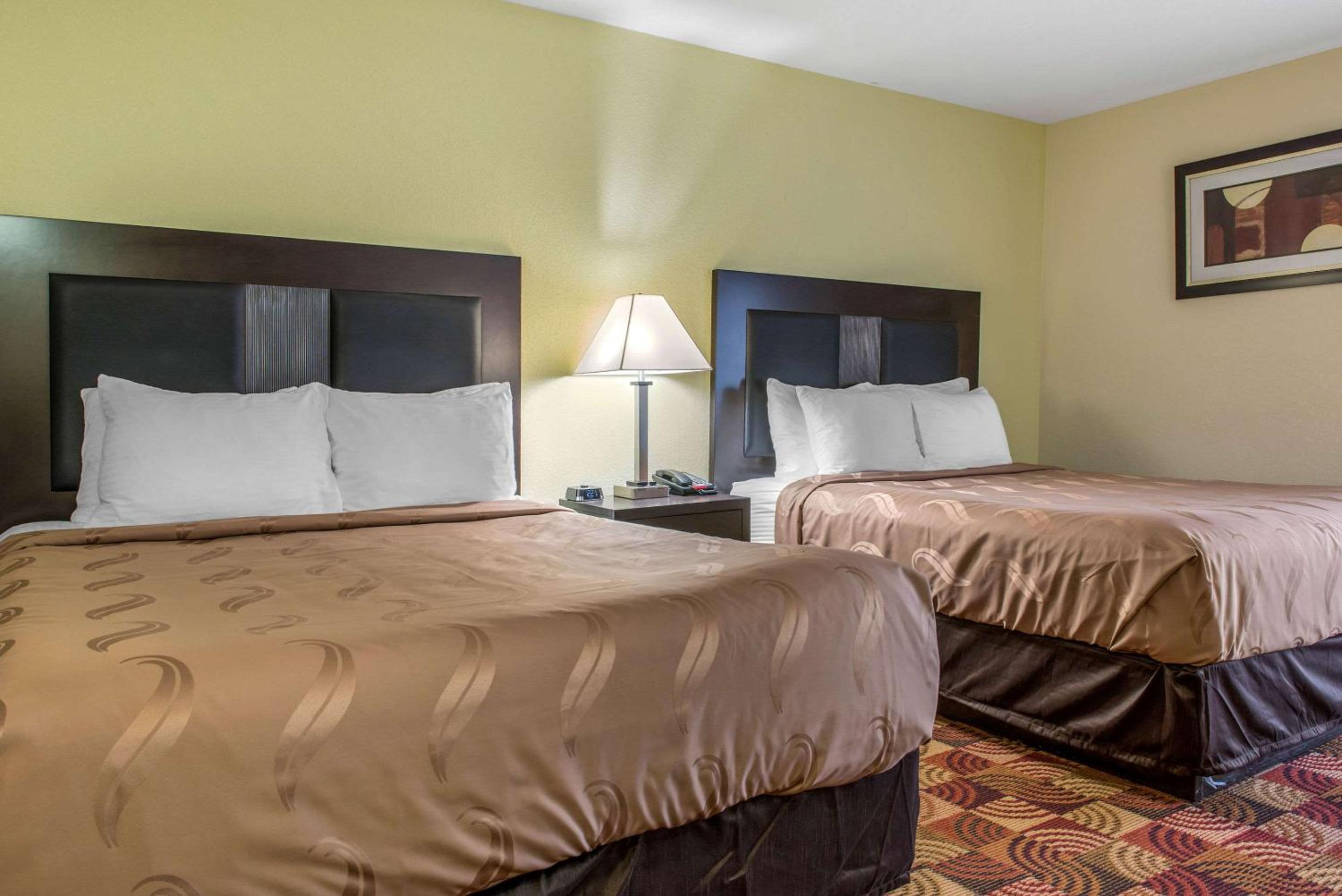 Queen Room with Two Queen Beds - Non-Smoking - Photo 1