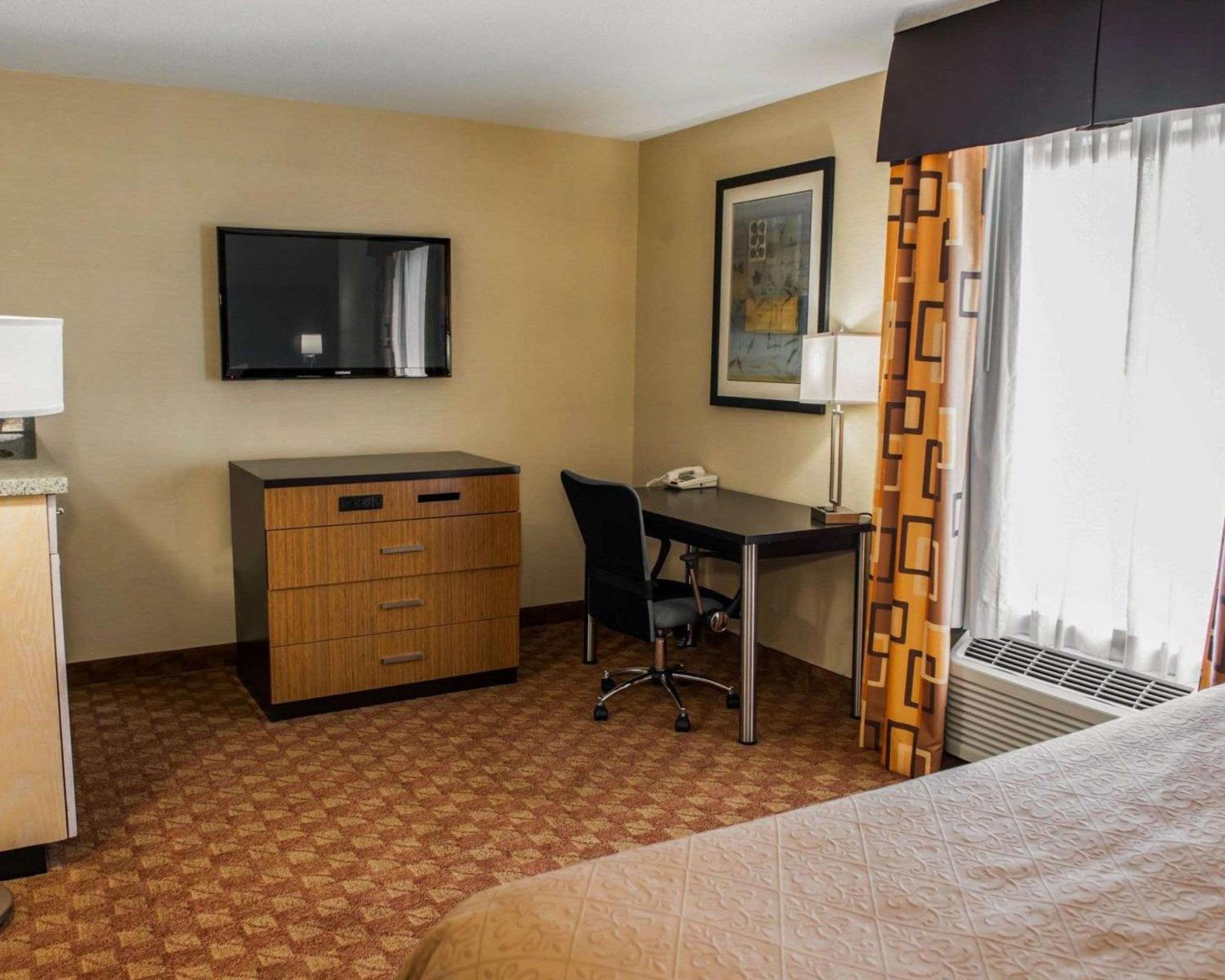 One Room Suite with Sofa bed - Non Smoking - Photo 5