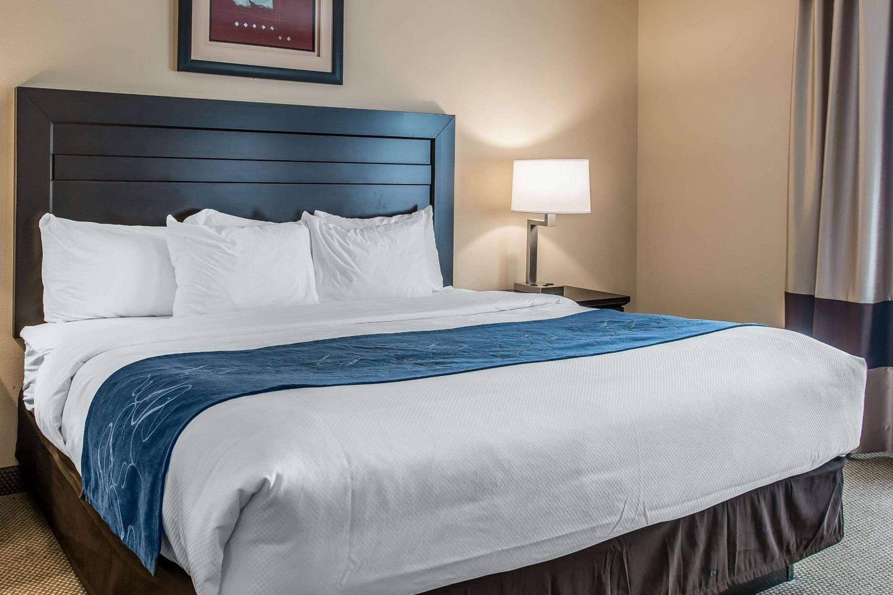 King Suite - Disability Access/Non-Smoking - Photo 1