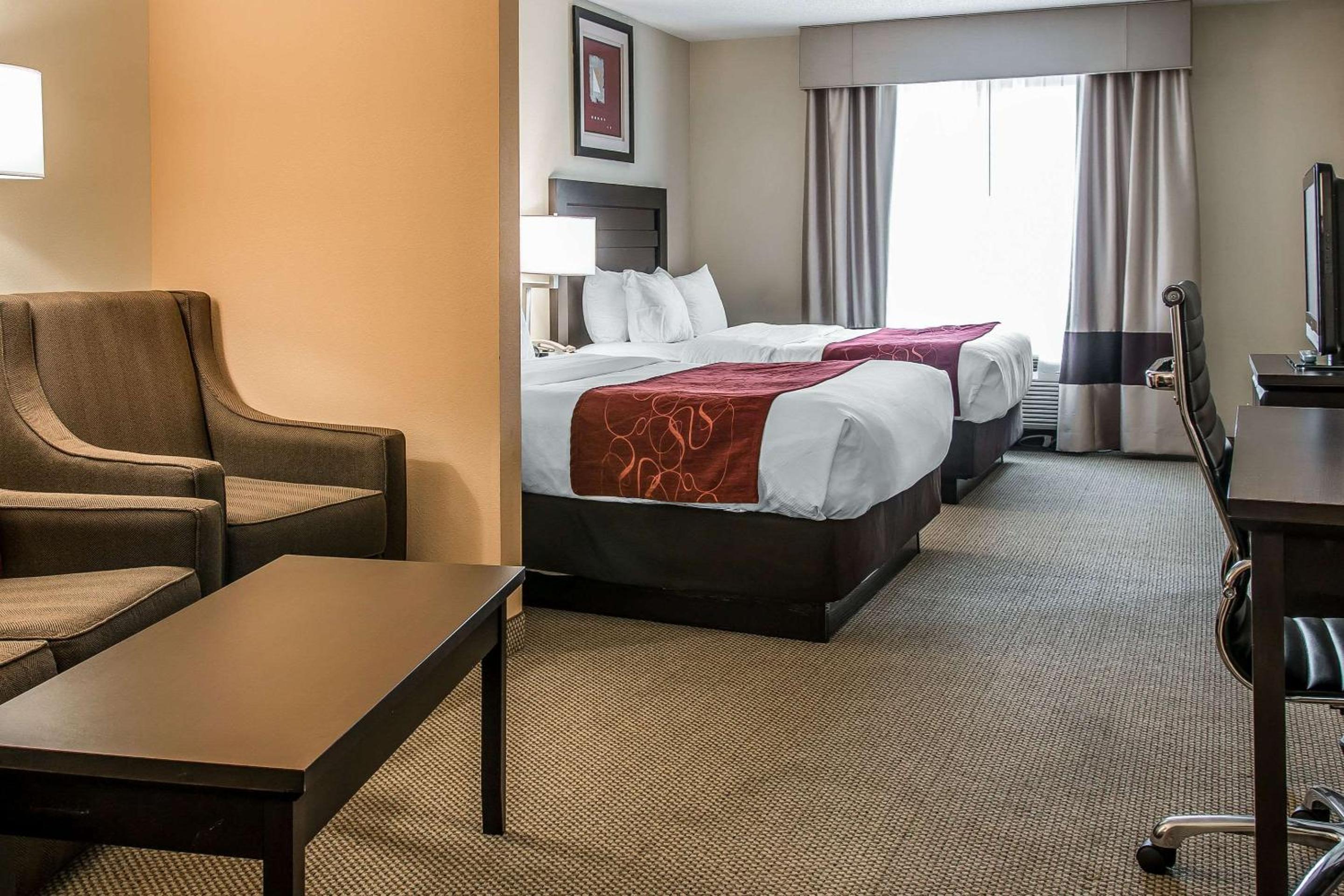 Queen Suite with Two Queen Beds - Non-Smoking - Photo 1