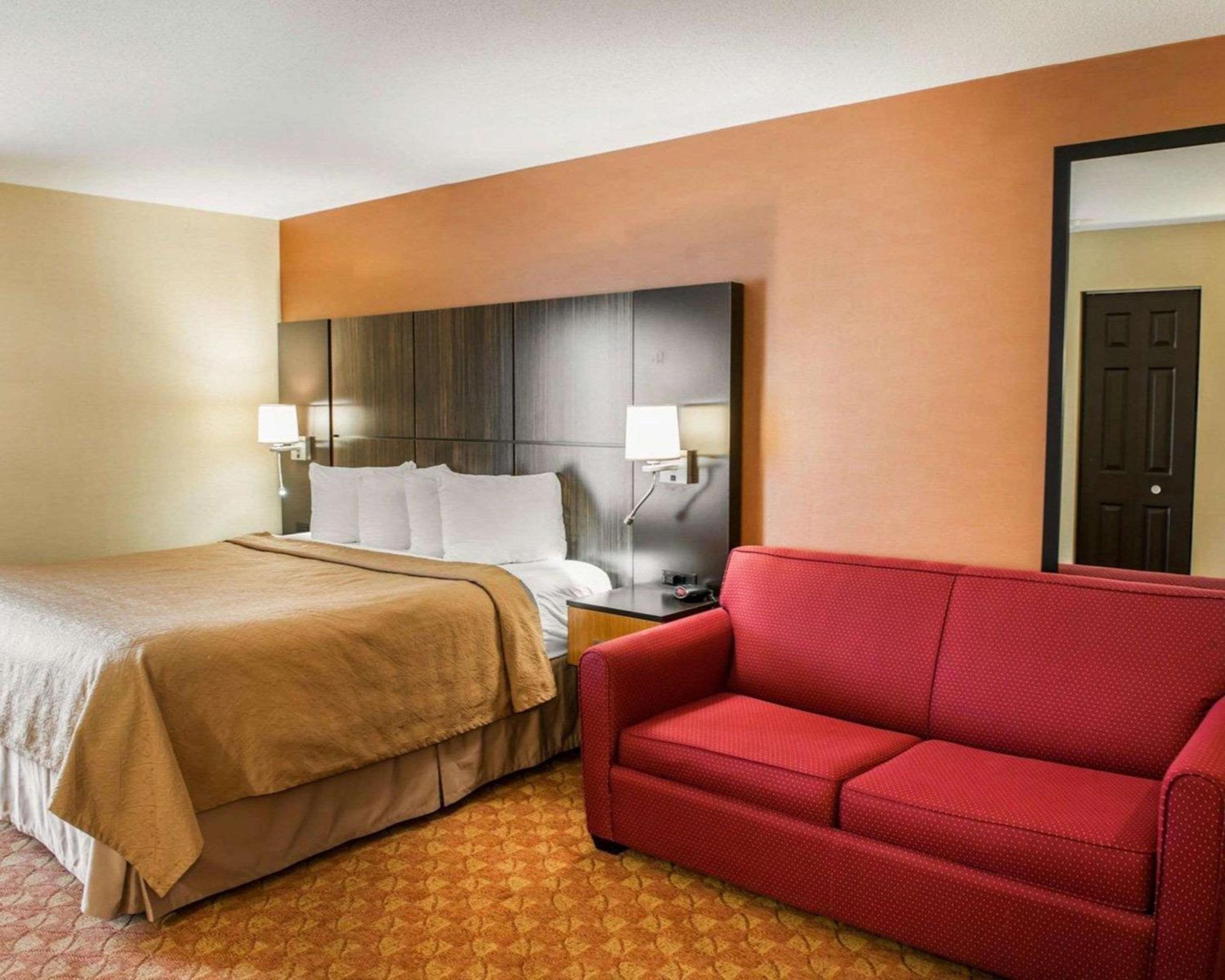 One Room Suite with Sofa bed - Non Smoking - Photo 3