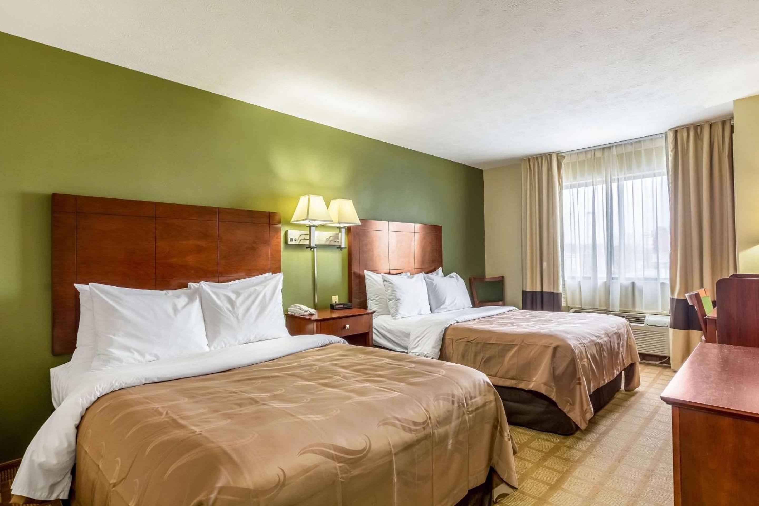 Double Room with Two Double Beds - Non-Smoking - Photo 3